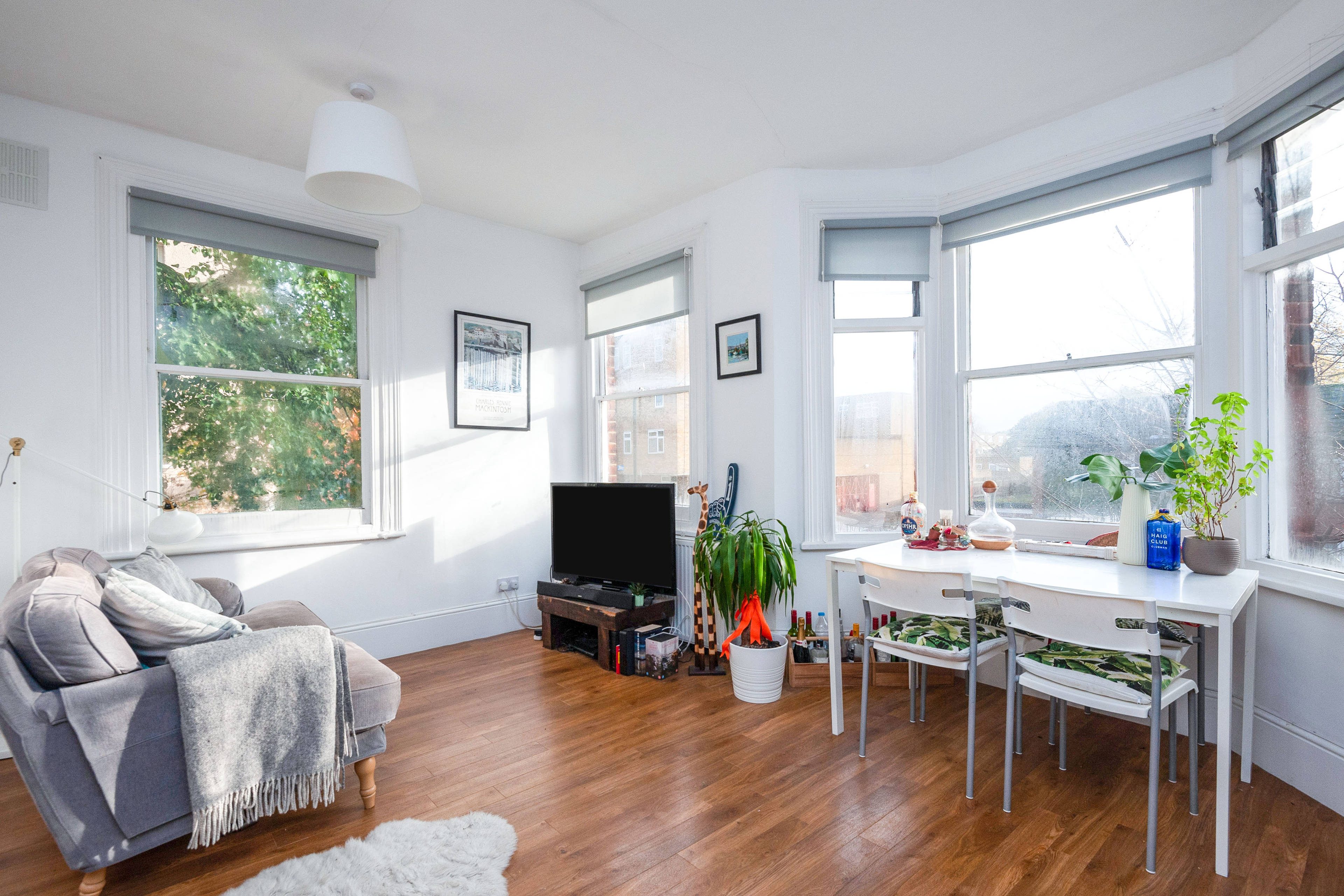 Lounge/Dining Room