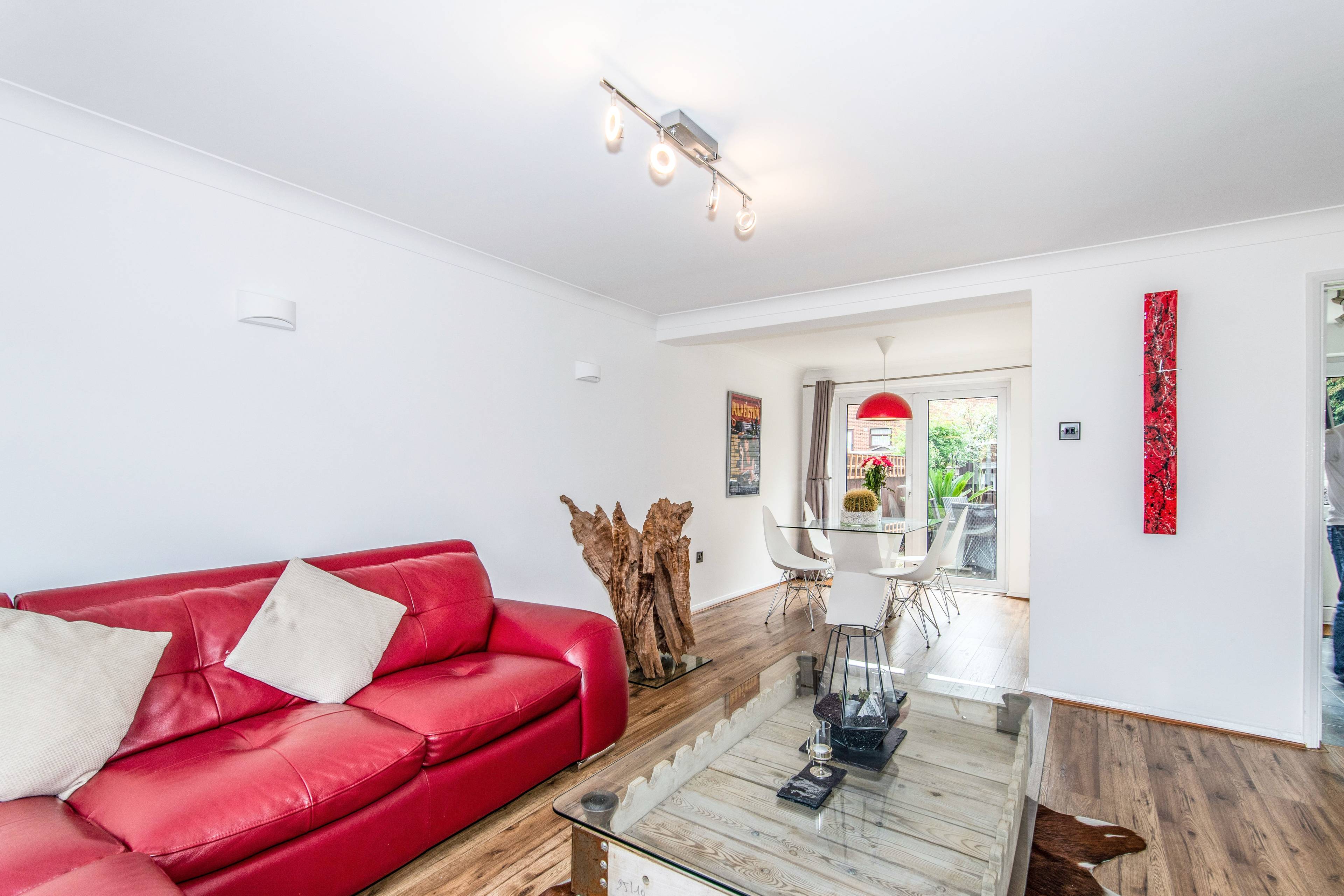 Lounge/Dining Room
