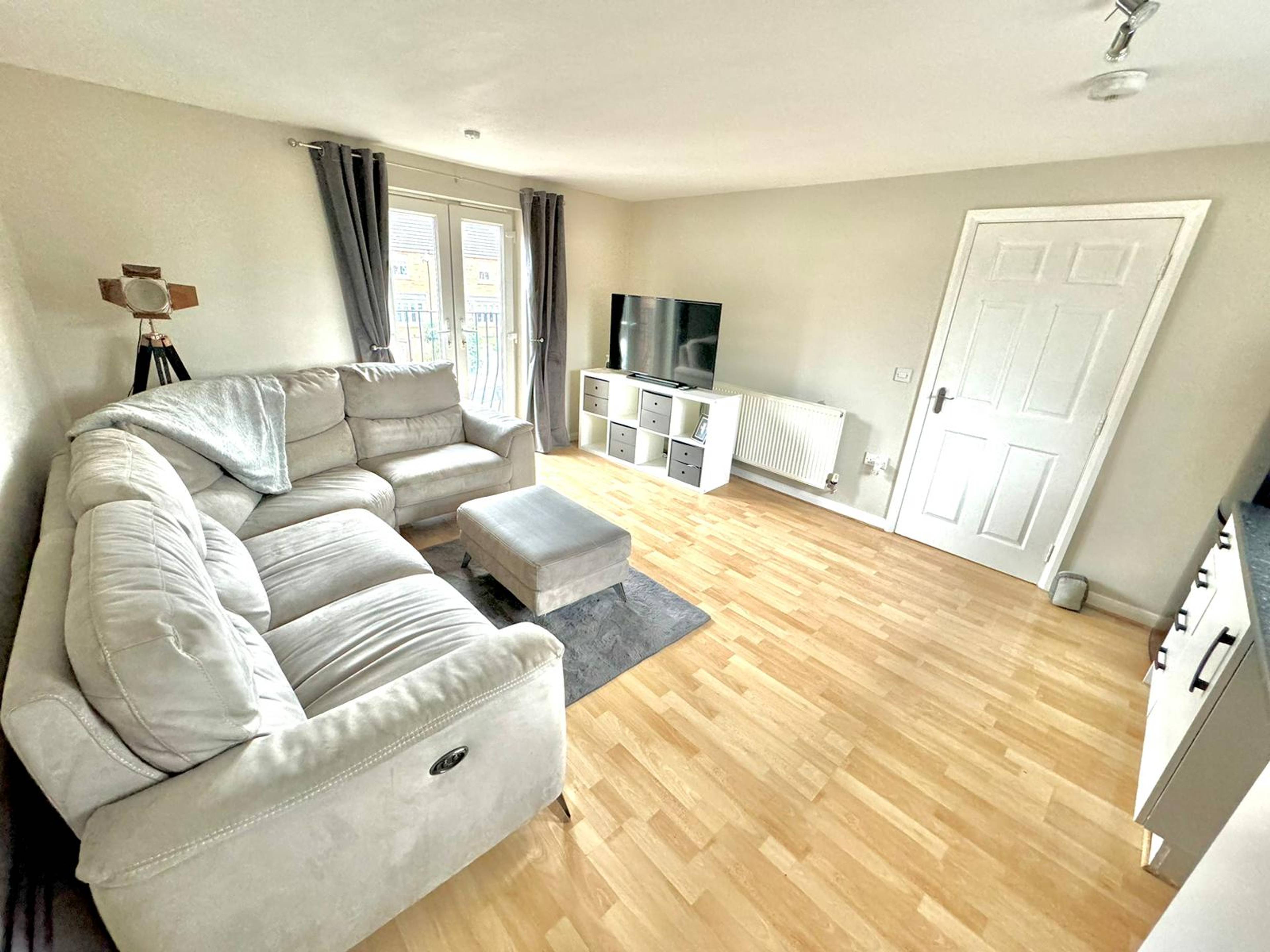 Lounge / Kitchen