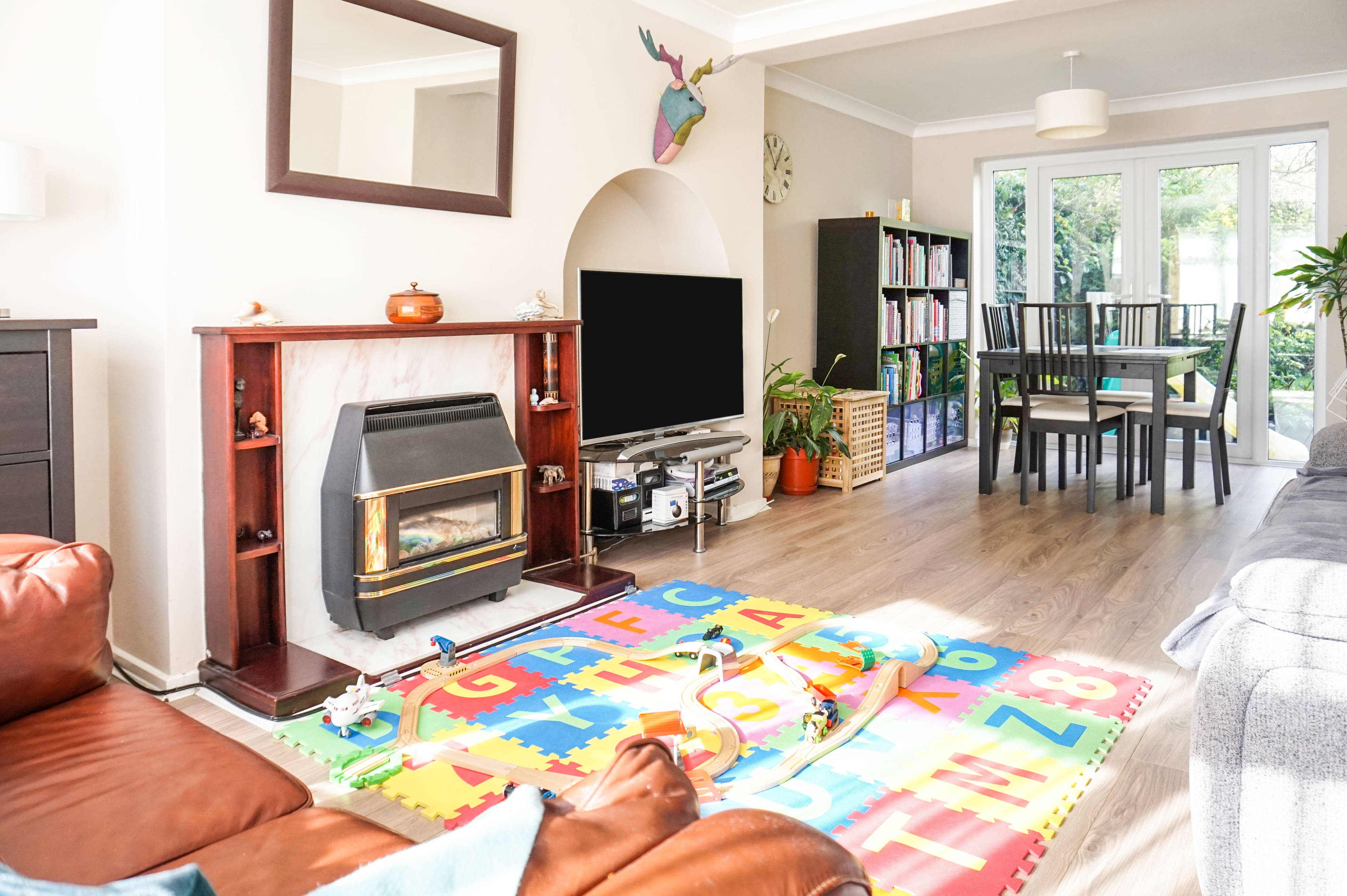 Lounge/Dining Room