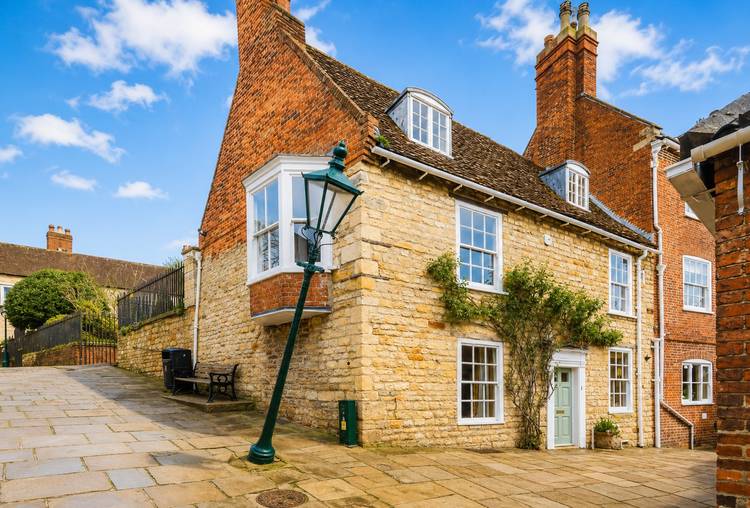 4 bedroom character property