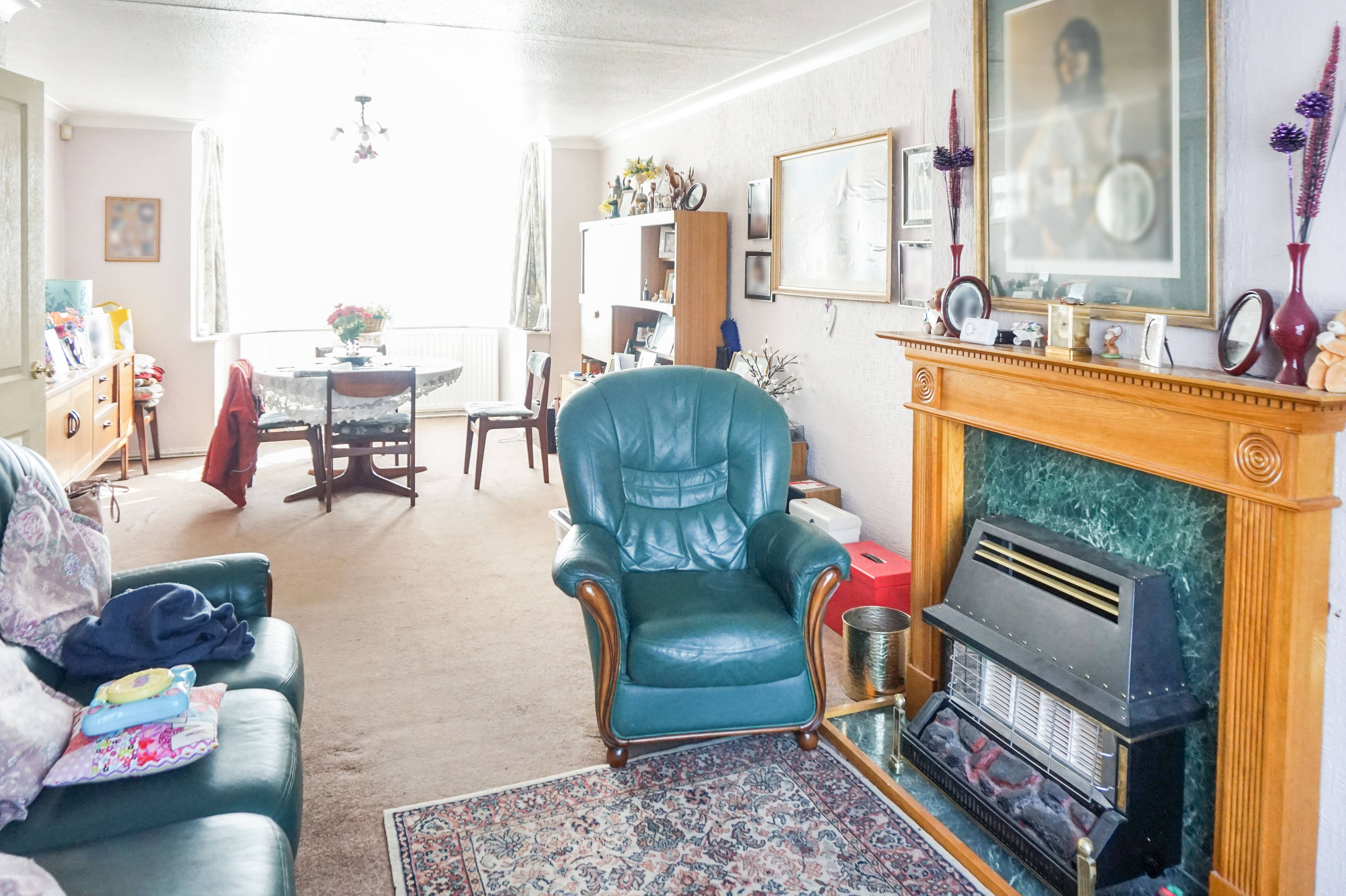 Lounge/Dining Room