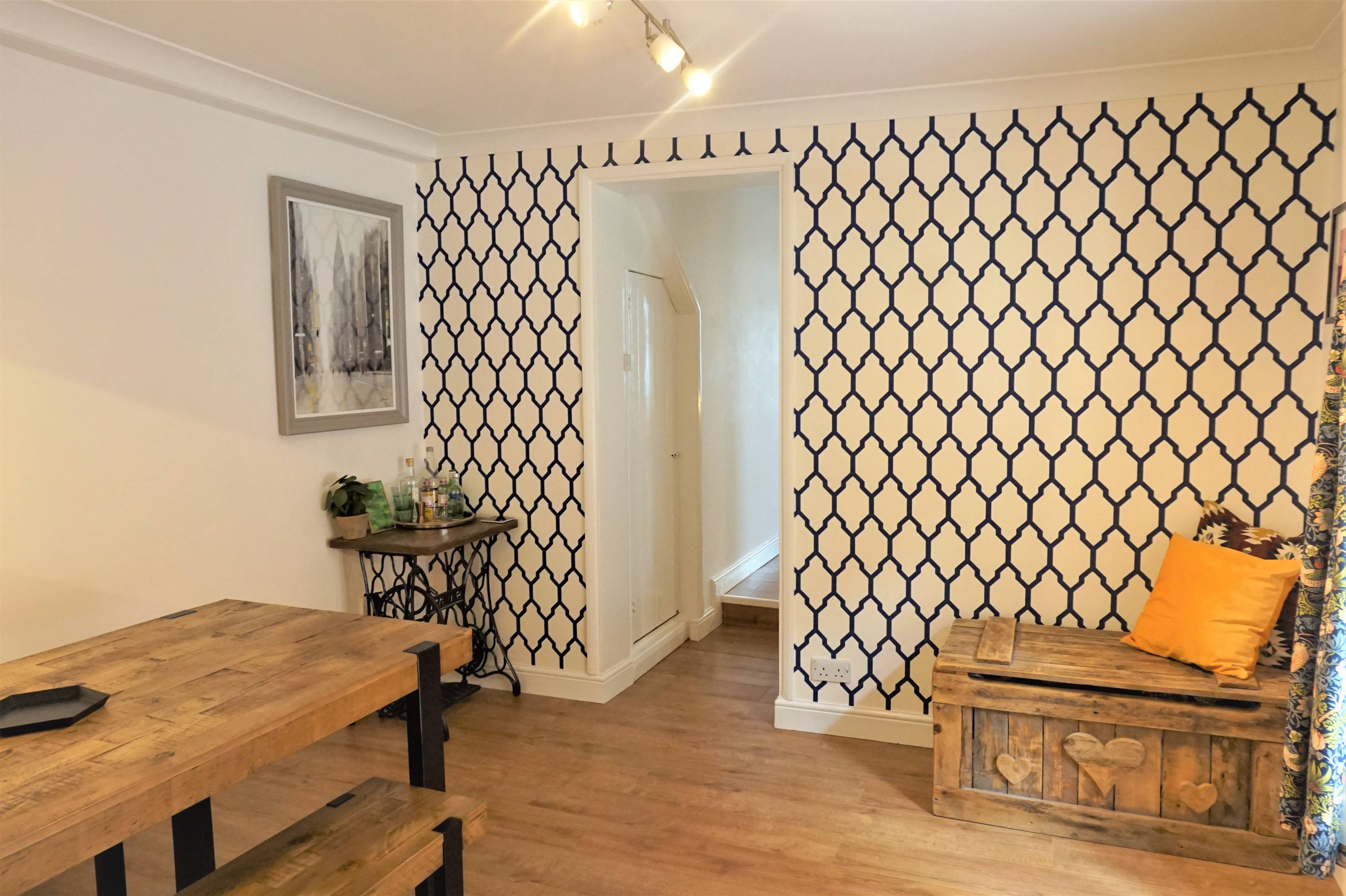 Lounge/Dining Room