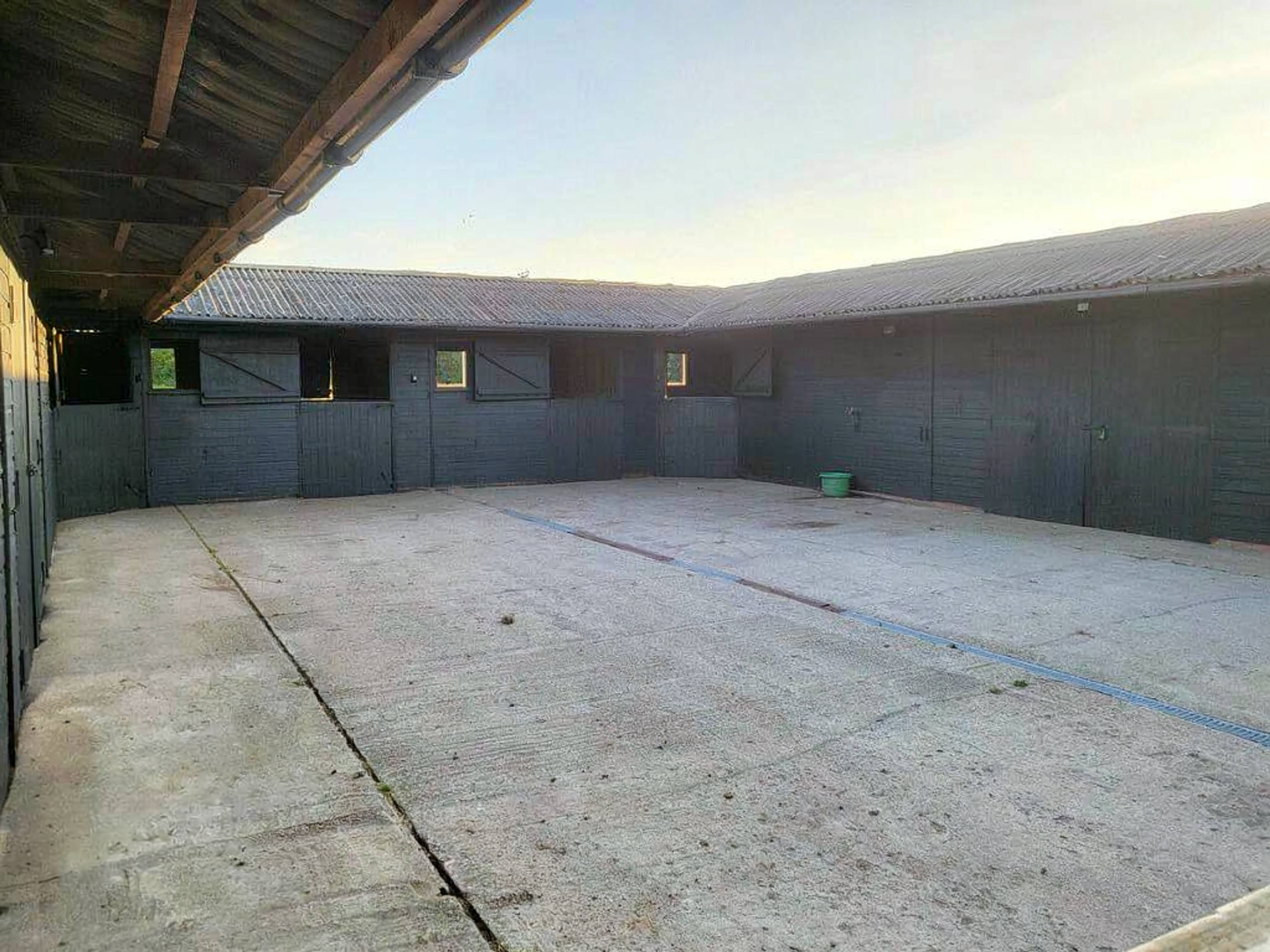 Barn & Stables