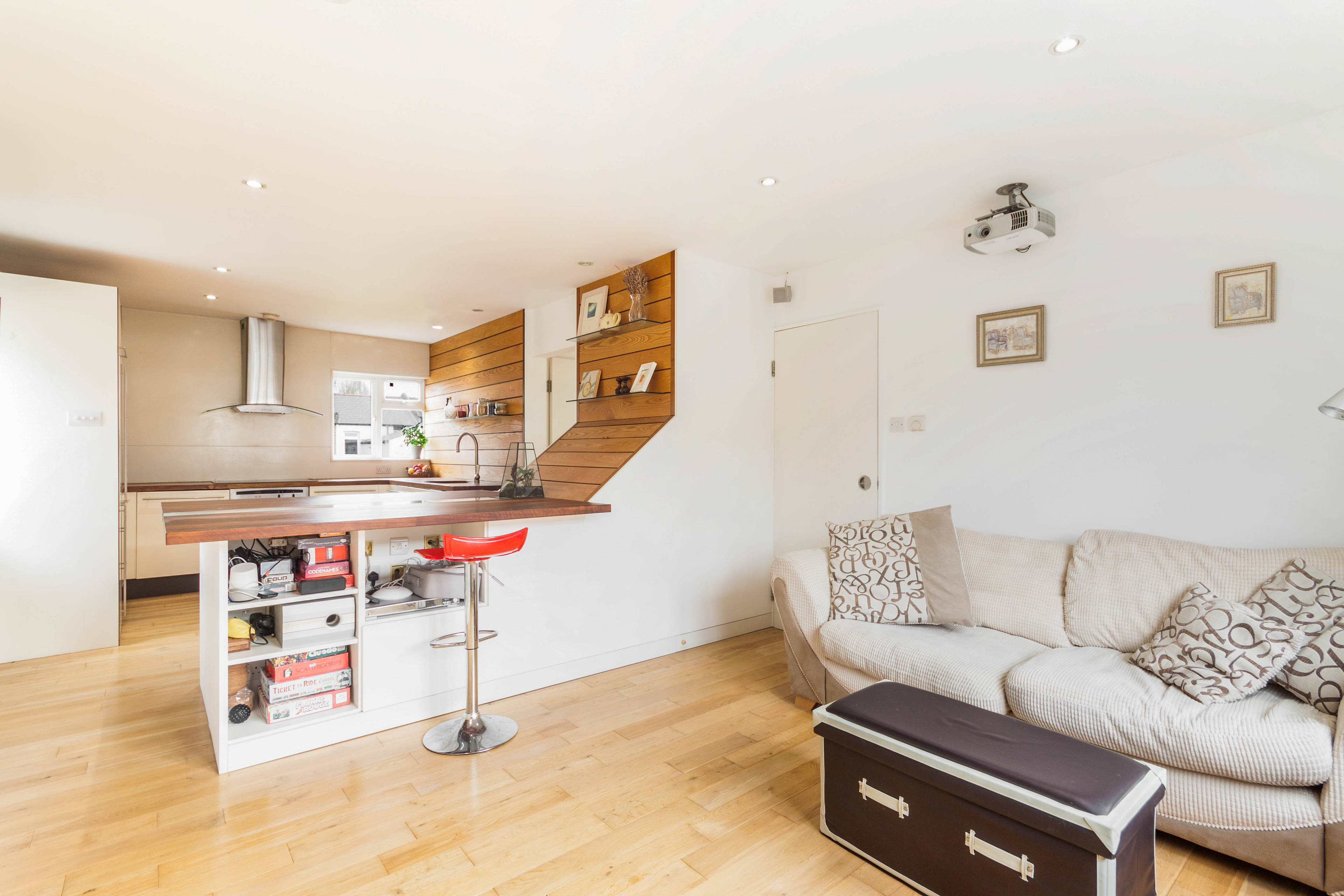 Lounge / Kitchen