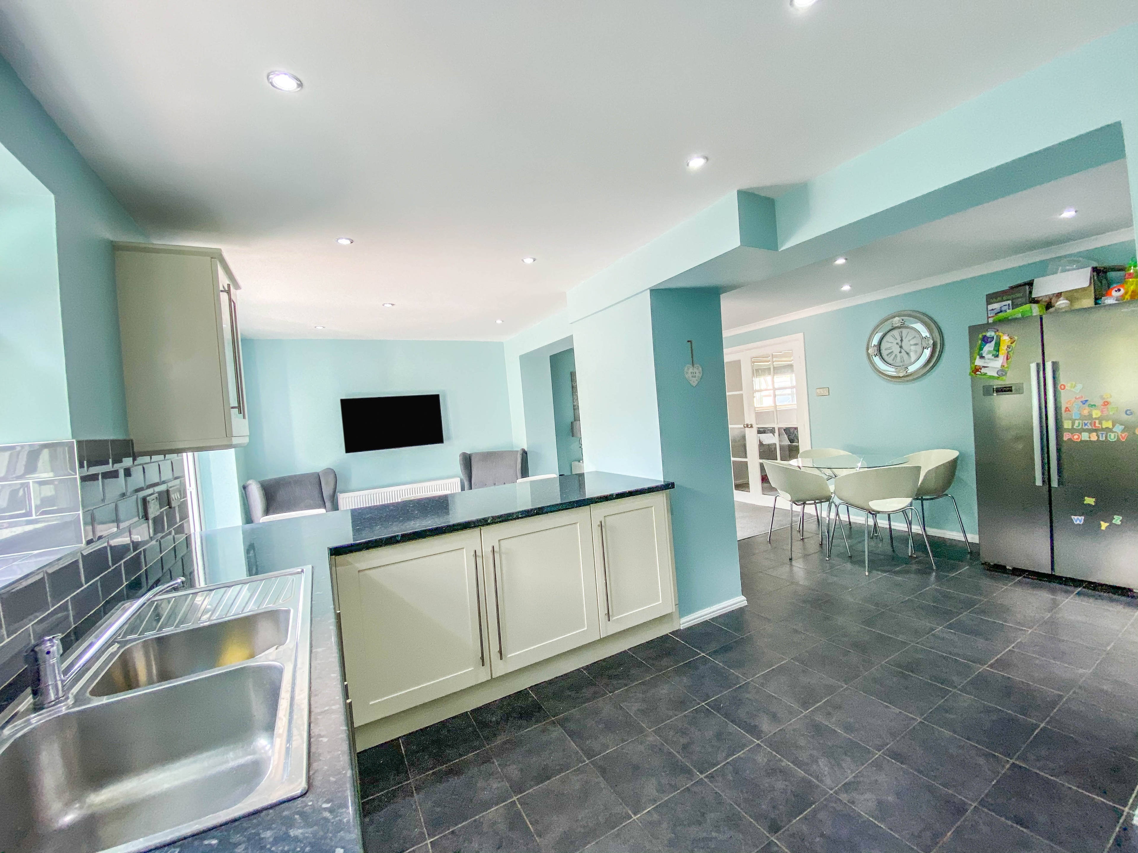 Kitchen/Breakfast