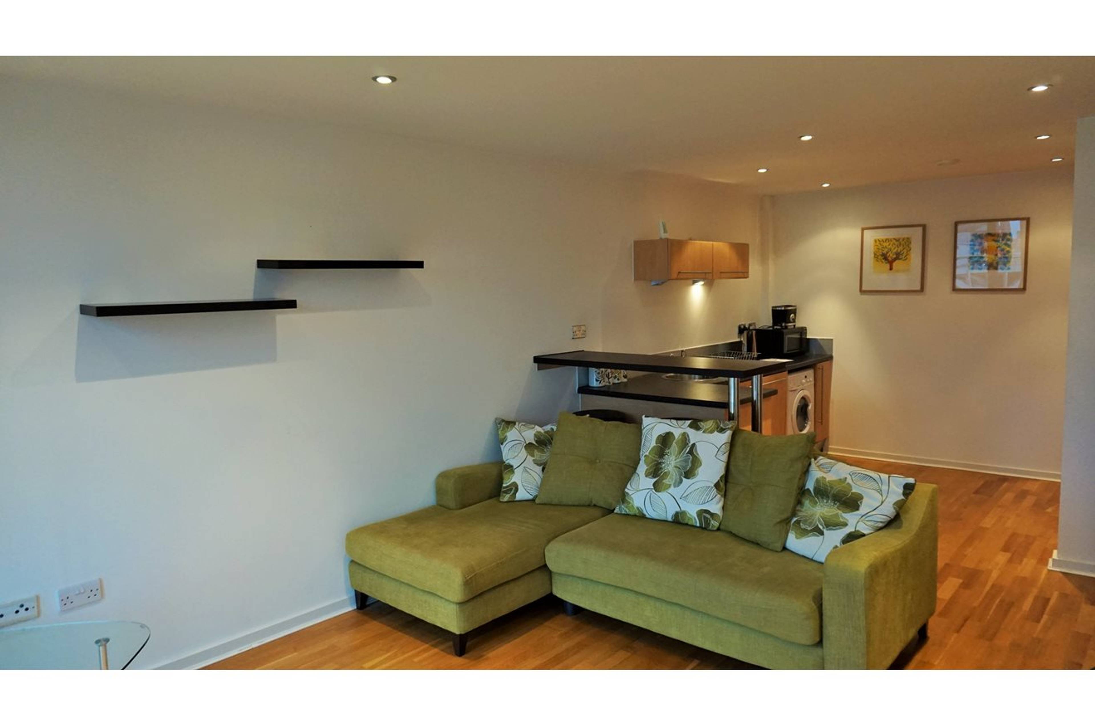 Lounge / Kitchen