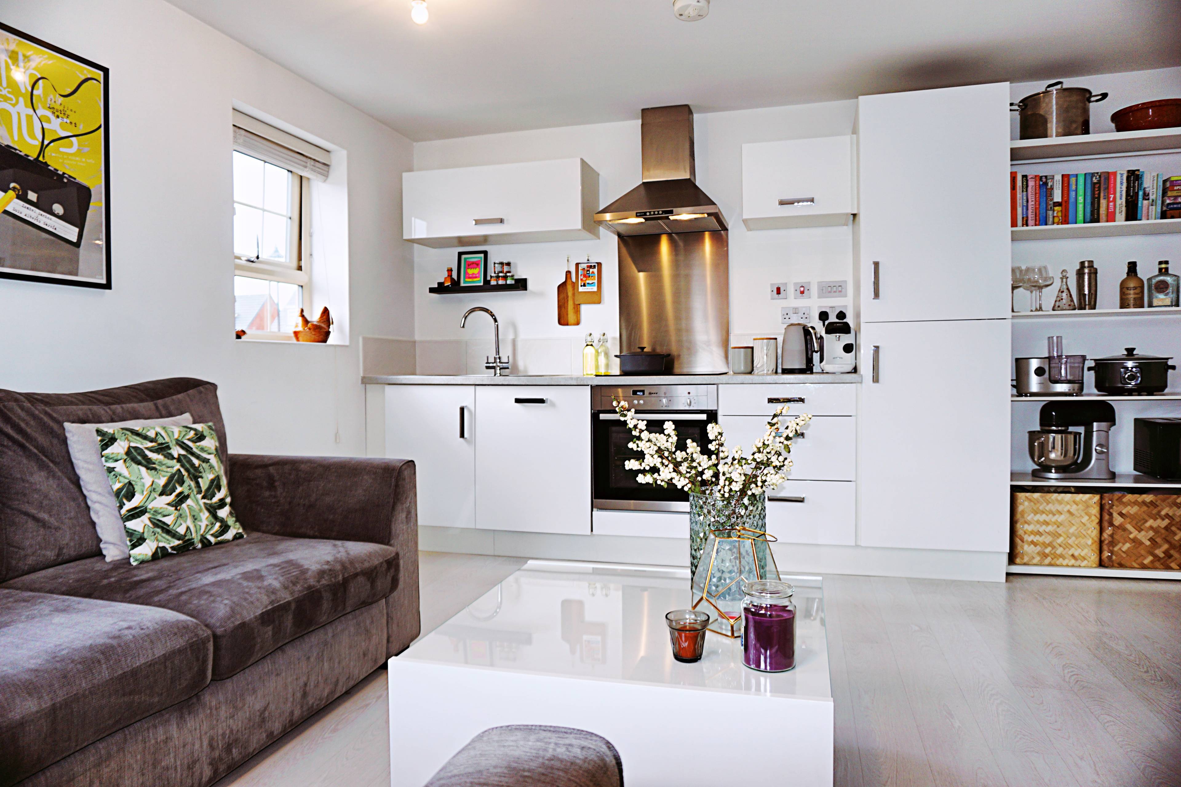 Lounge / Kitchen