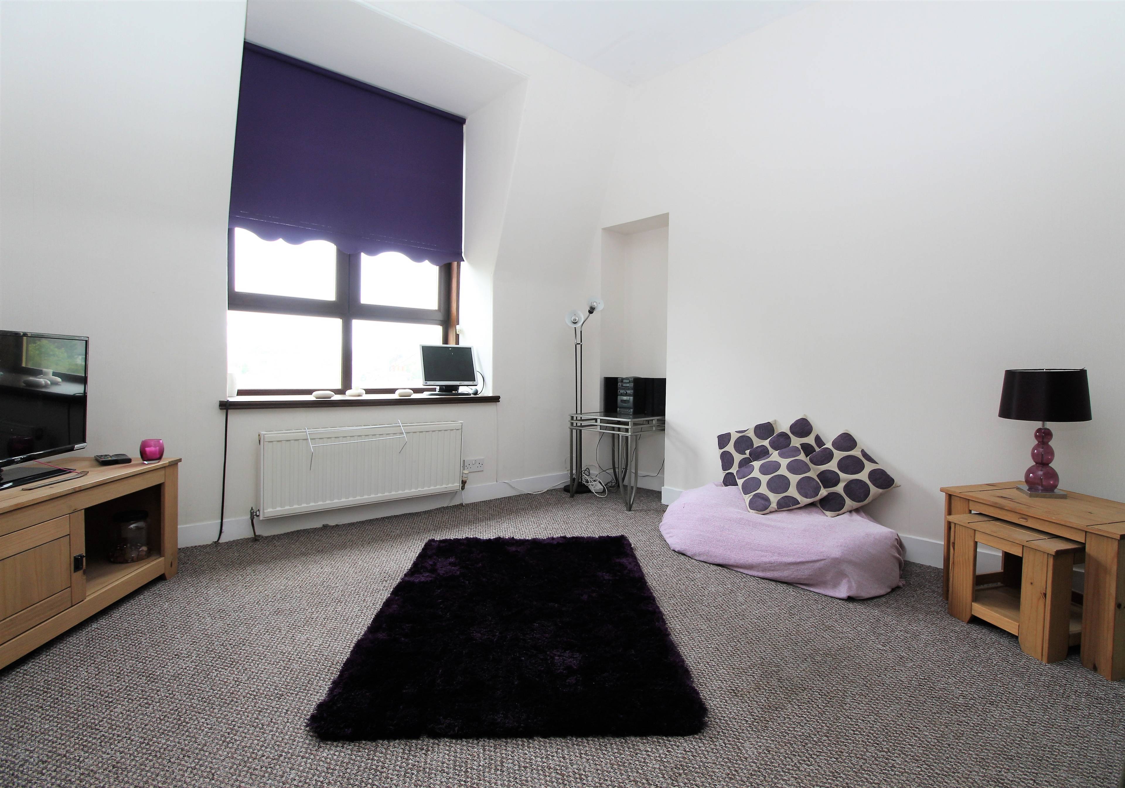 Lounge / Kitchen