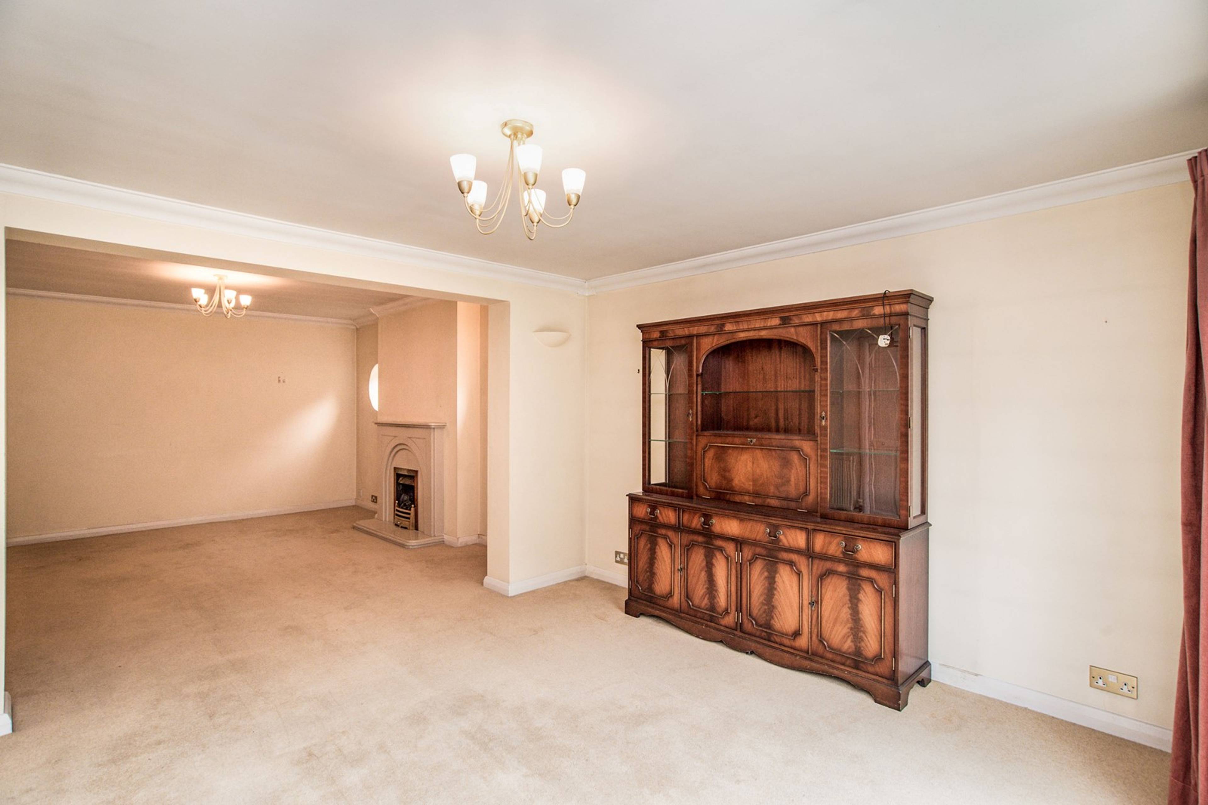 Lounge/Dining Room