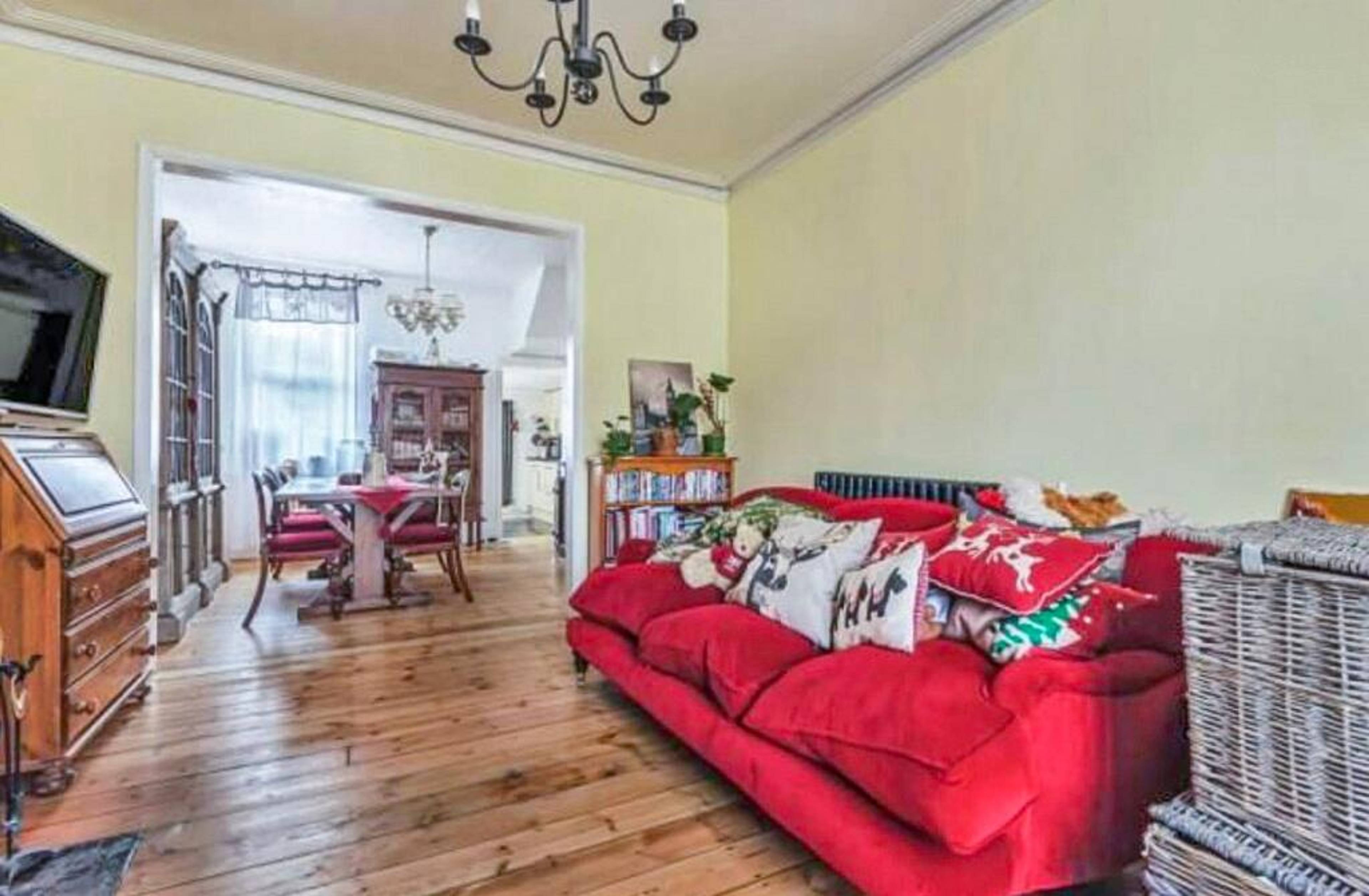 Lounge/Dining Room