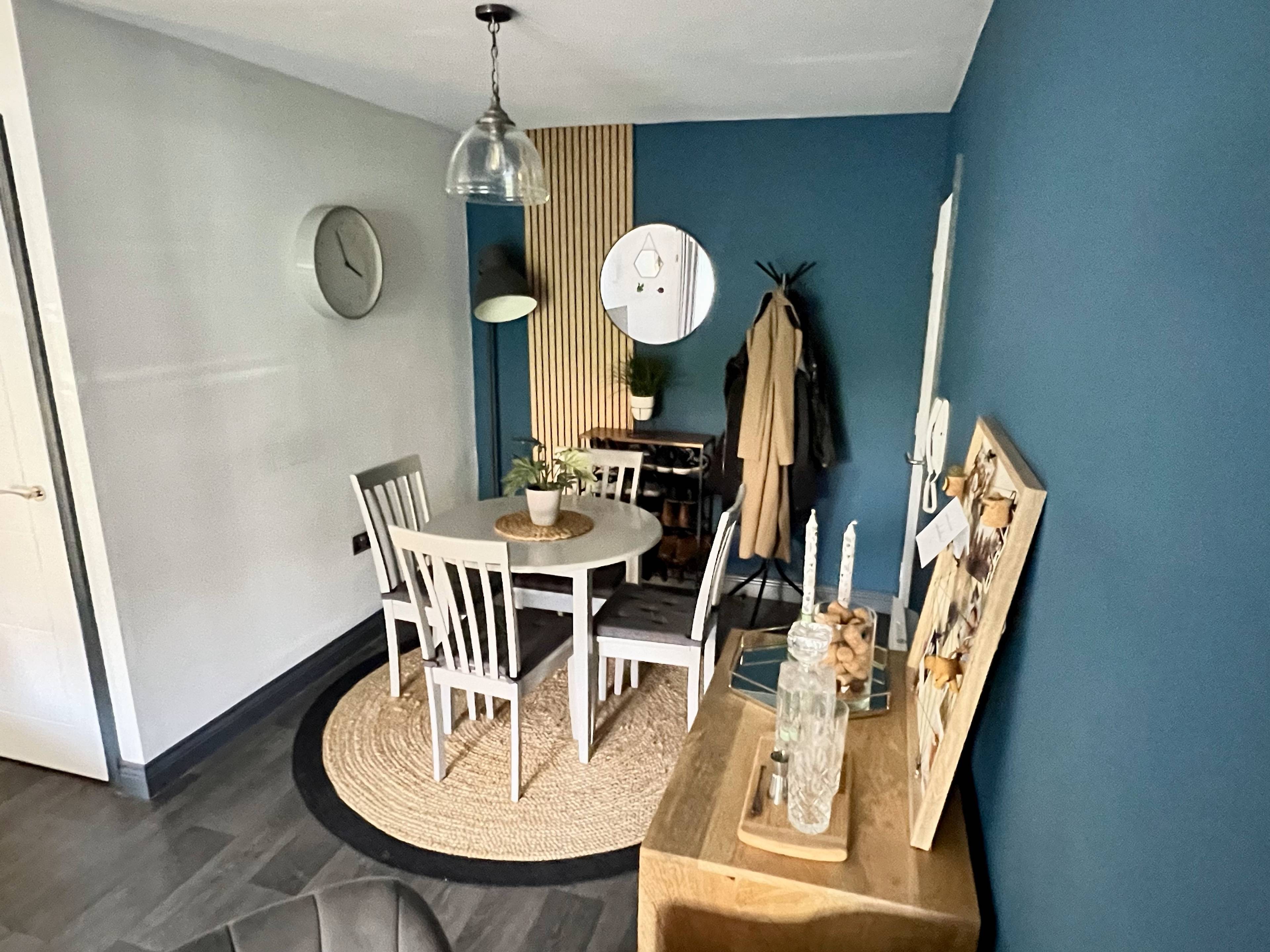 Lounge/Dining Room