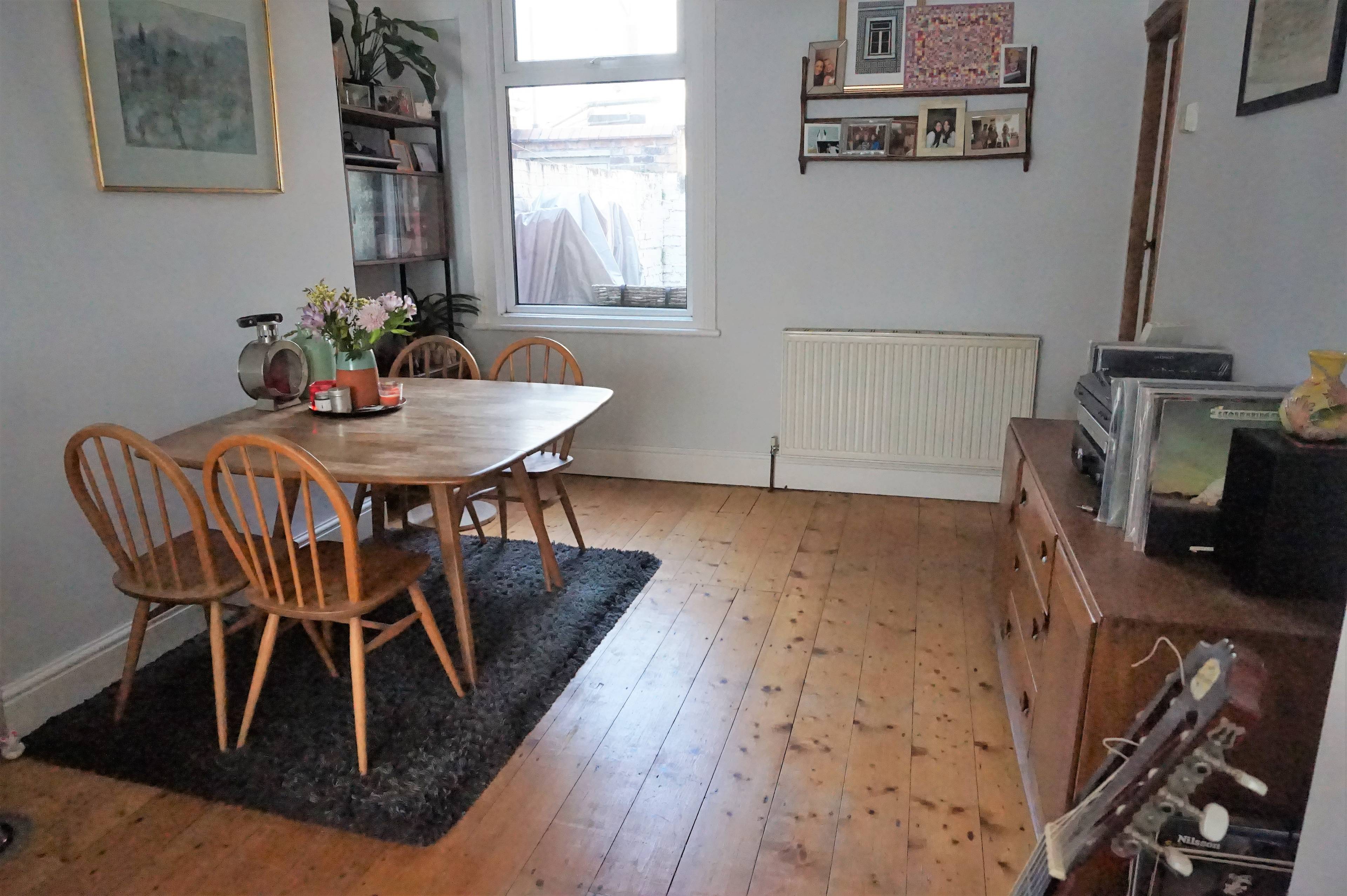 Lounge/Dining Room