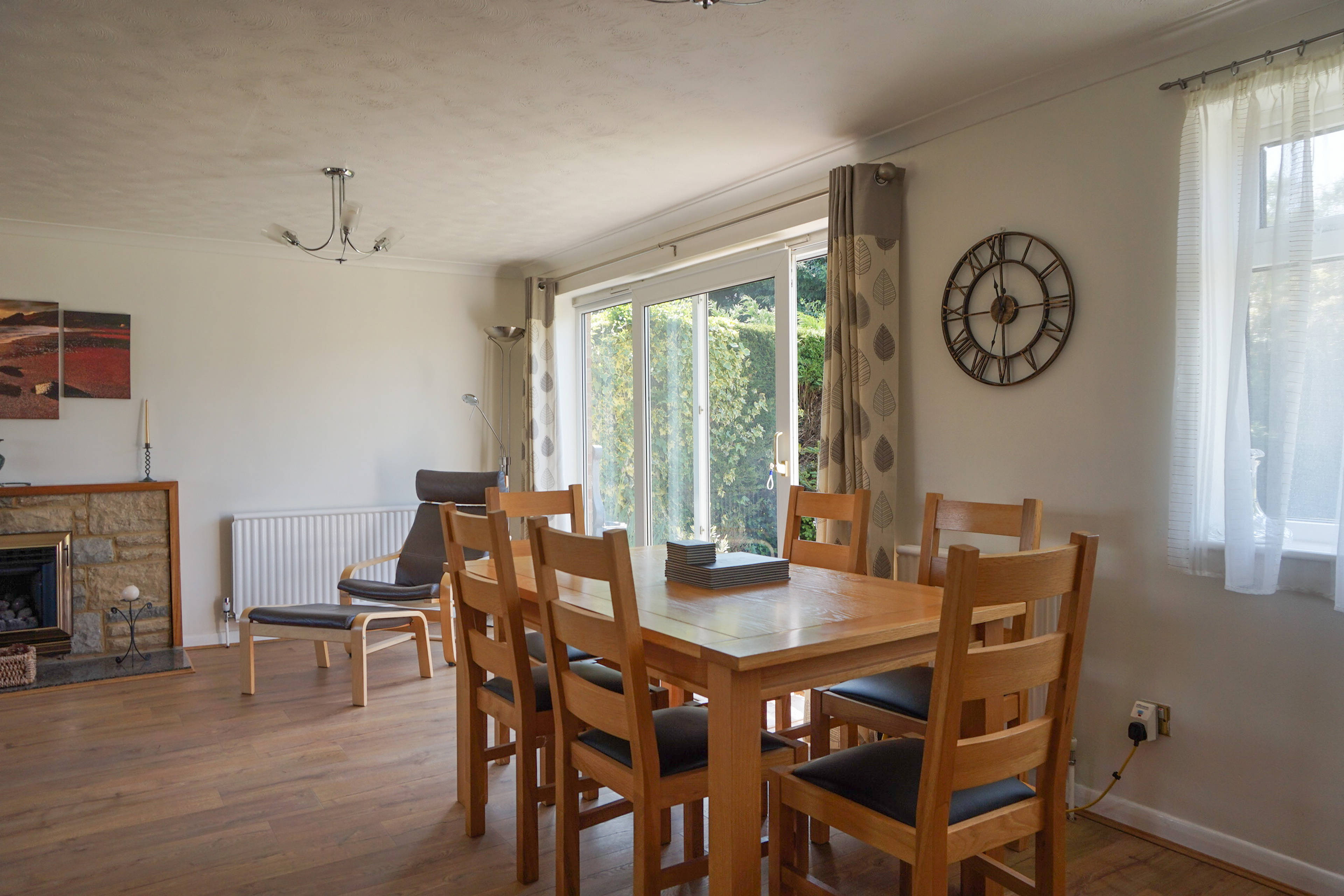 Lounge/Dining Room