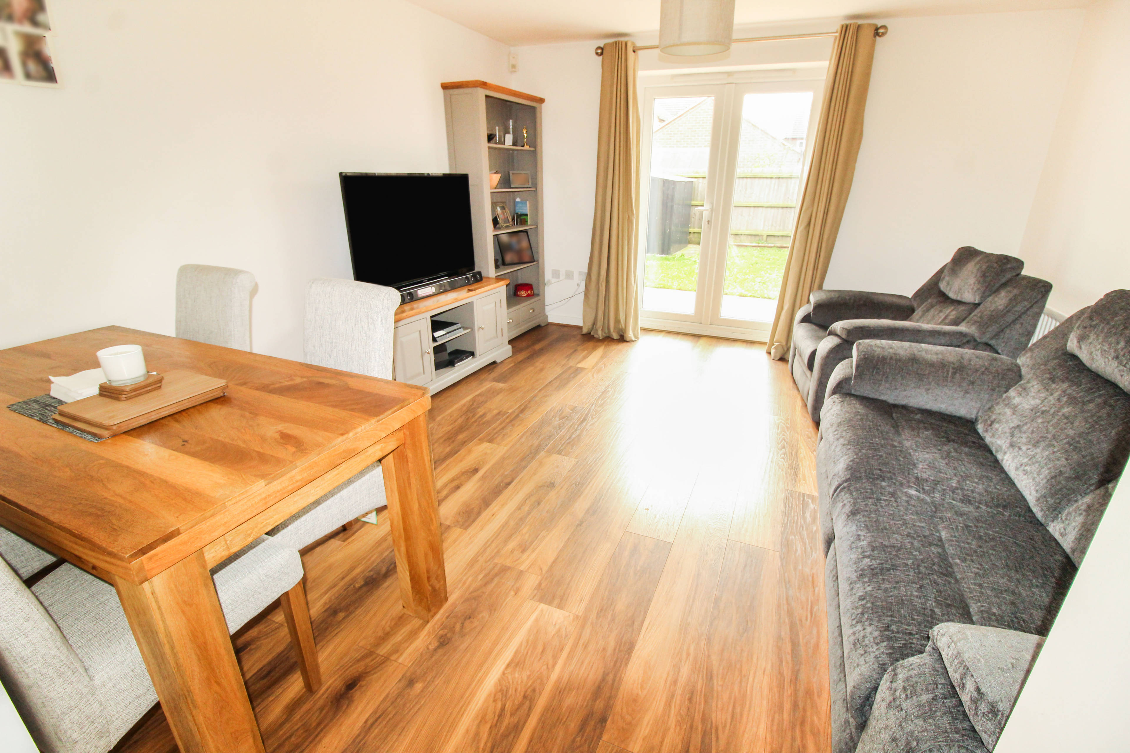Lounge/Dining Room