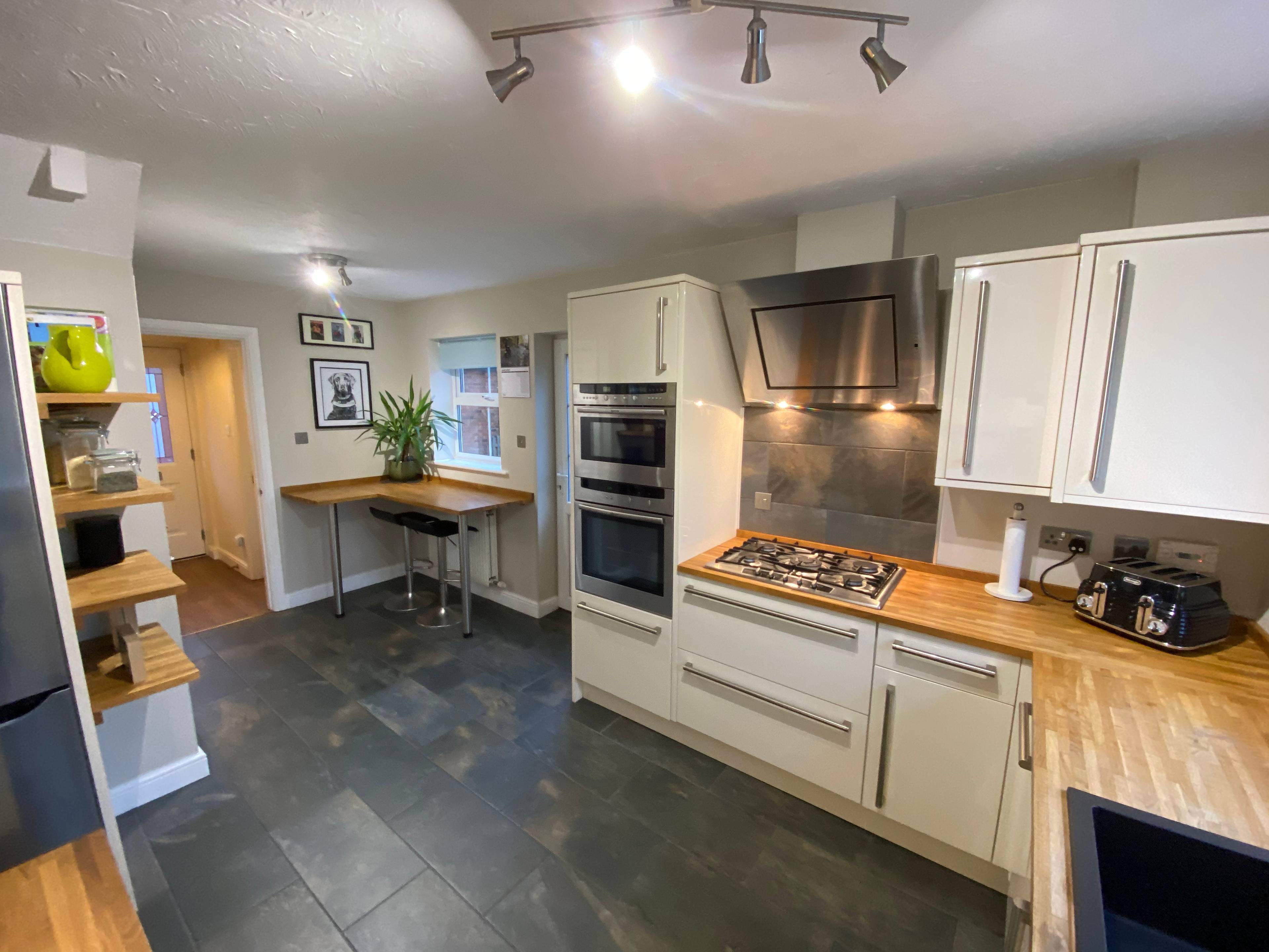 Kitchen/Breakfast