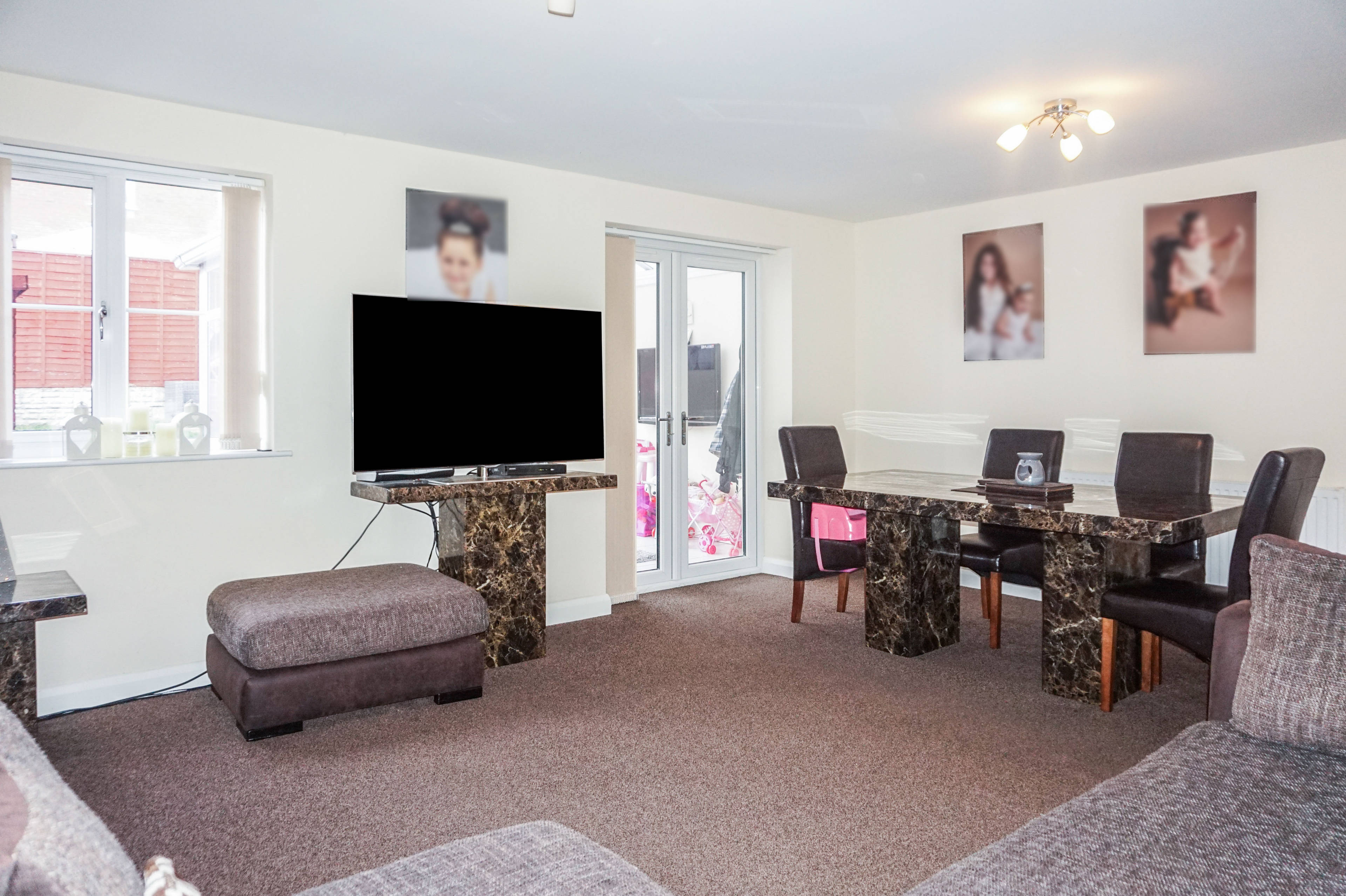 Lounge/Dining Room