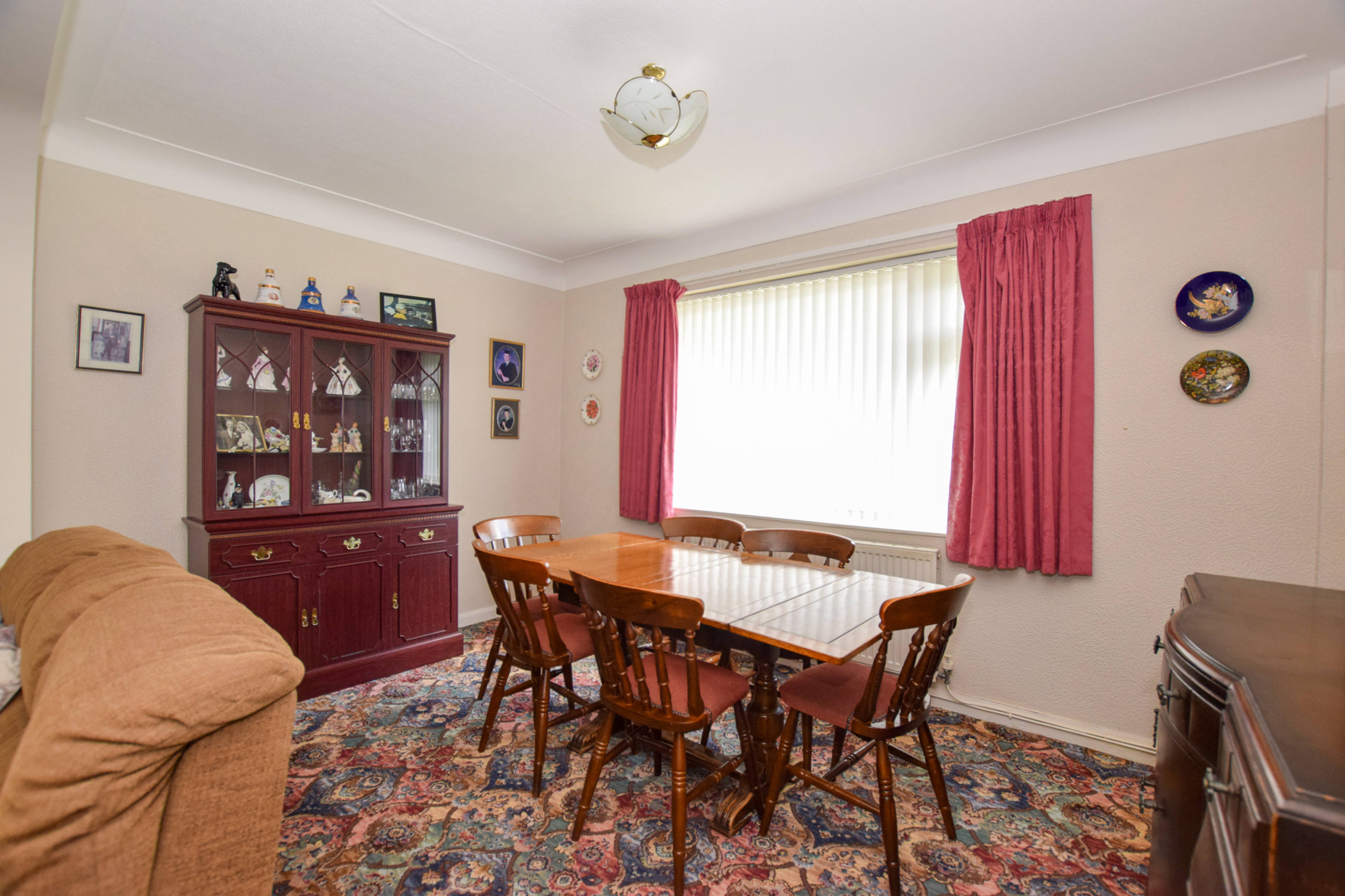 Lounge/Dining Room