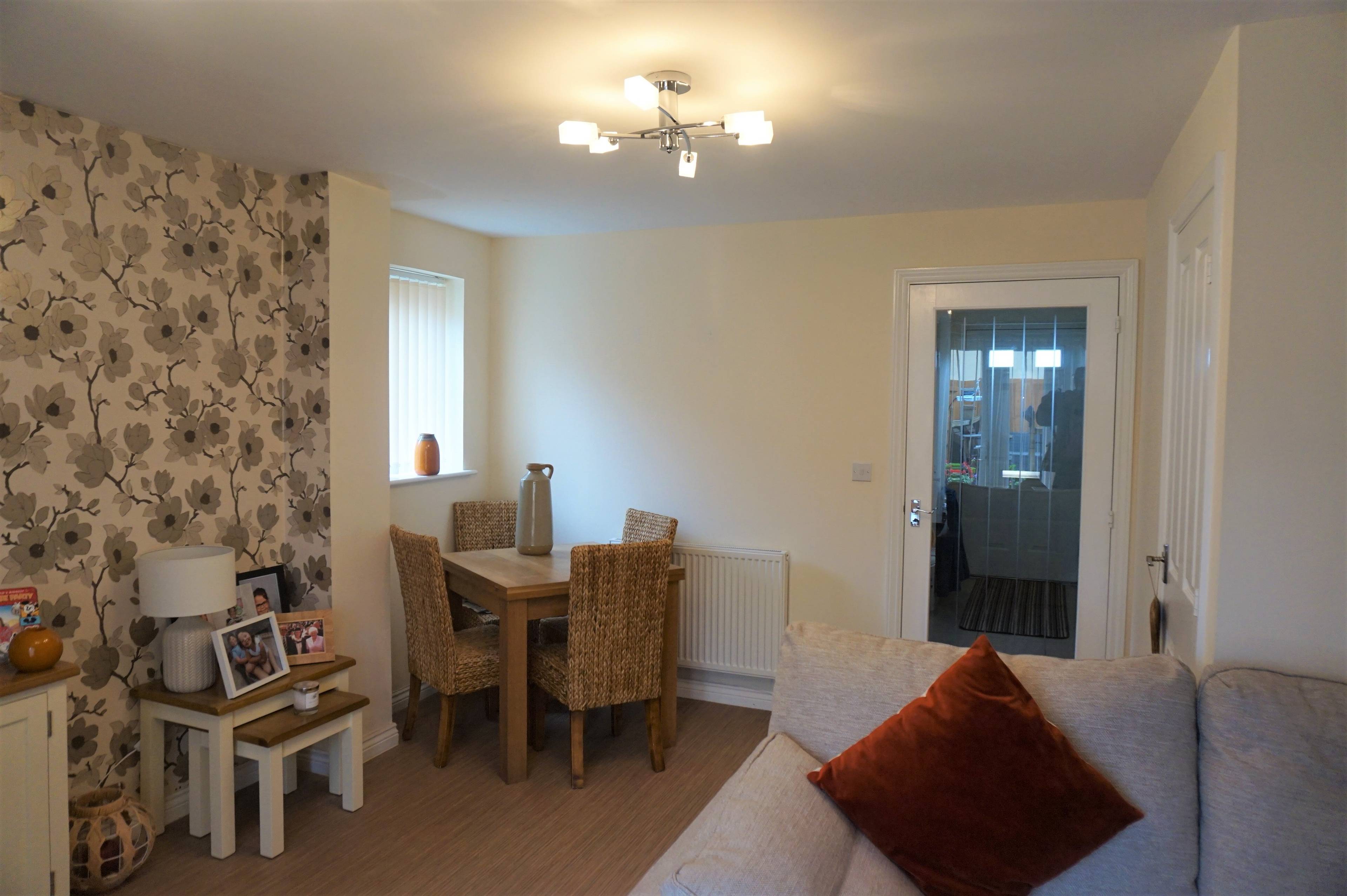 Lounge/Dining Room