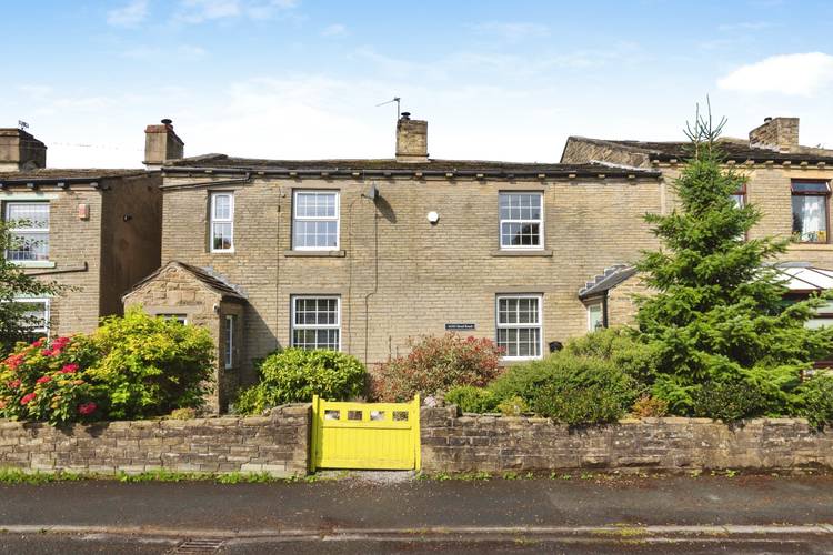 4 bedroom semi-detached house