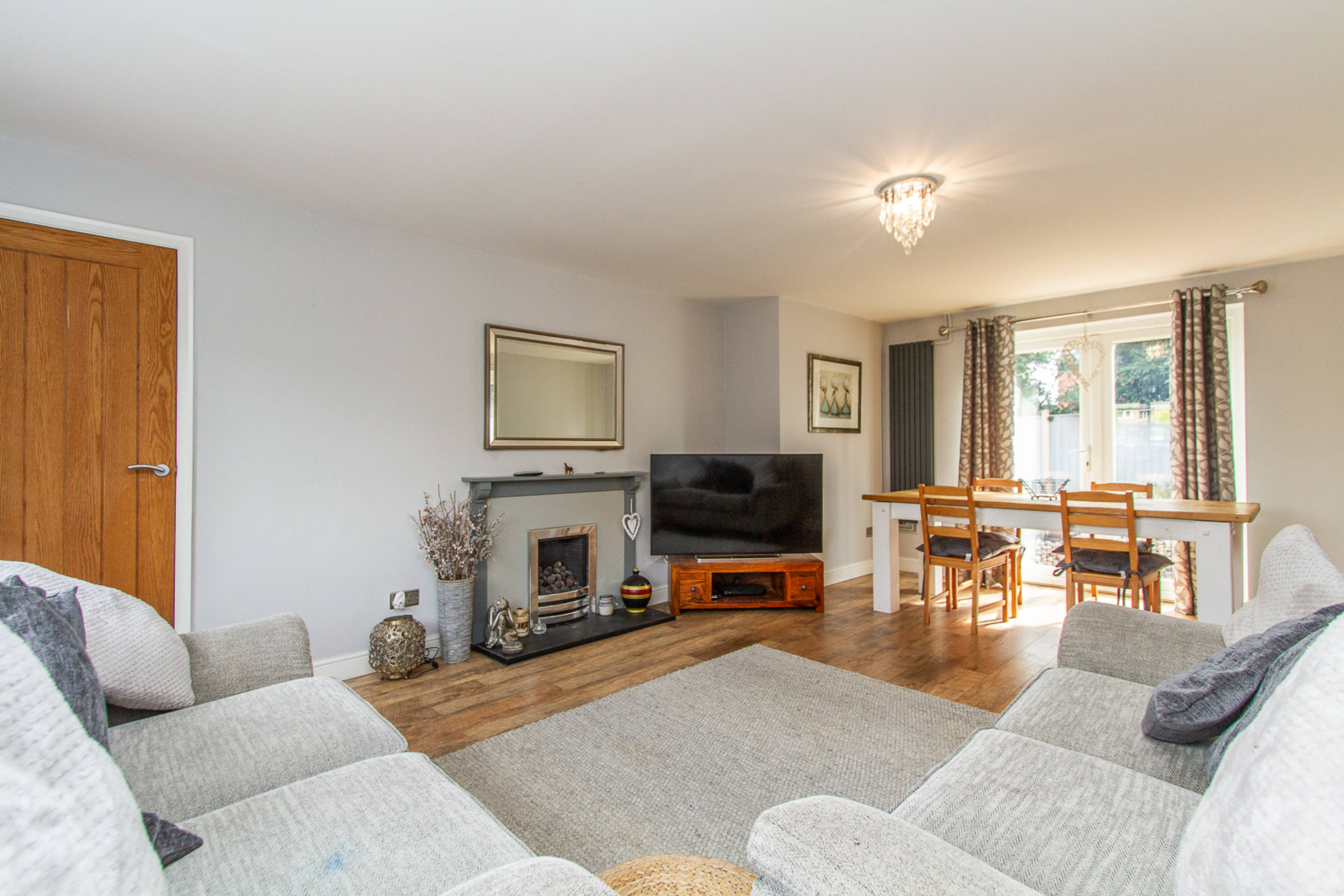 Lounge/Dining Room