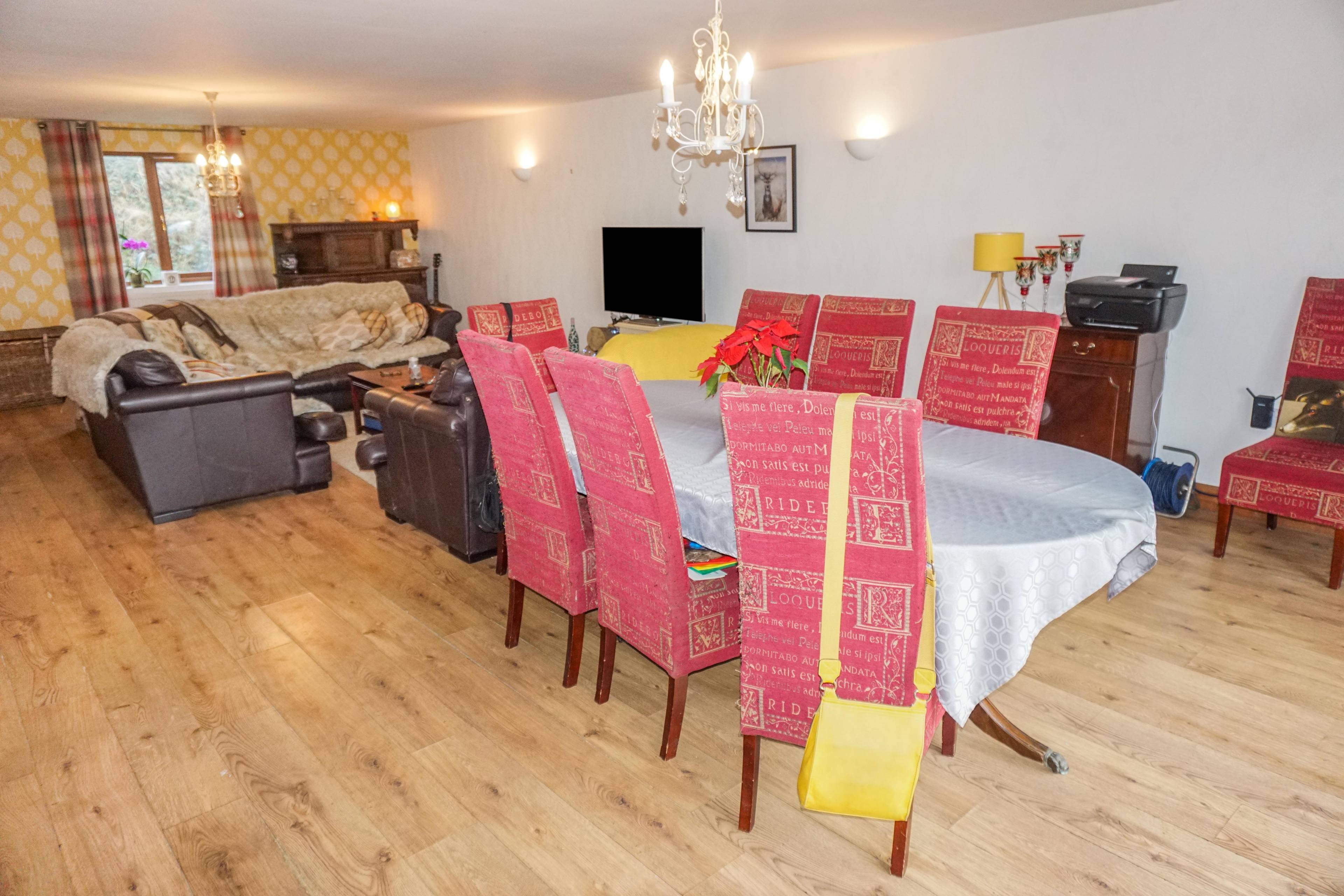 Lounge/Dining Room
