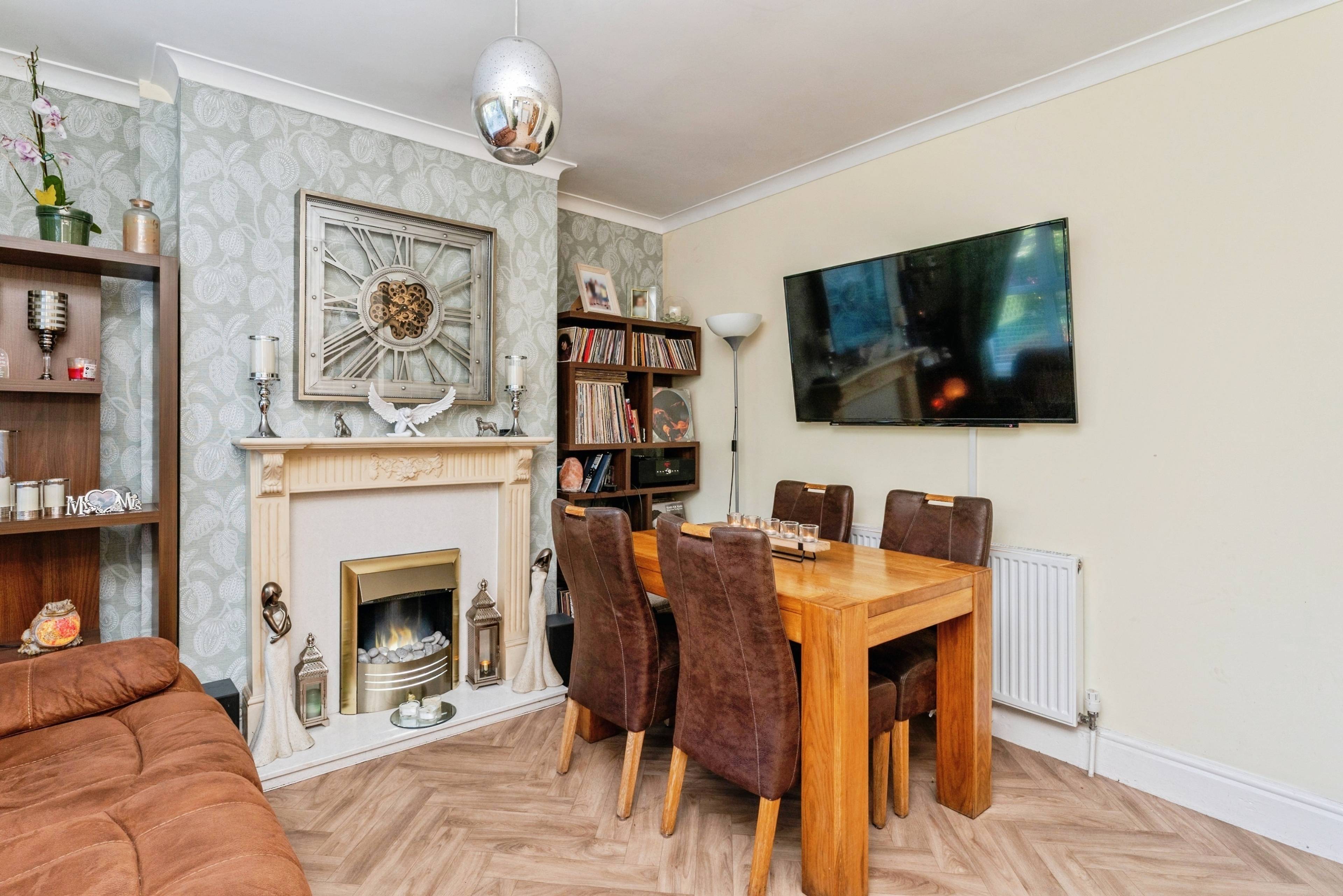 Dining / Cinema Room