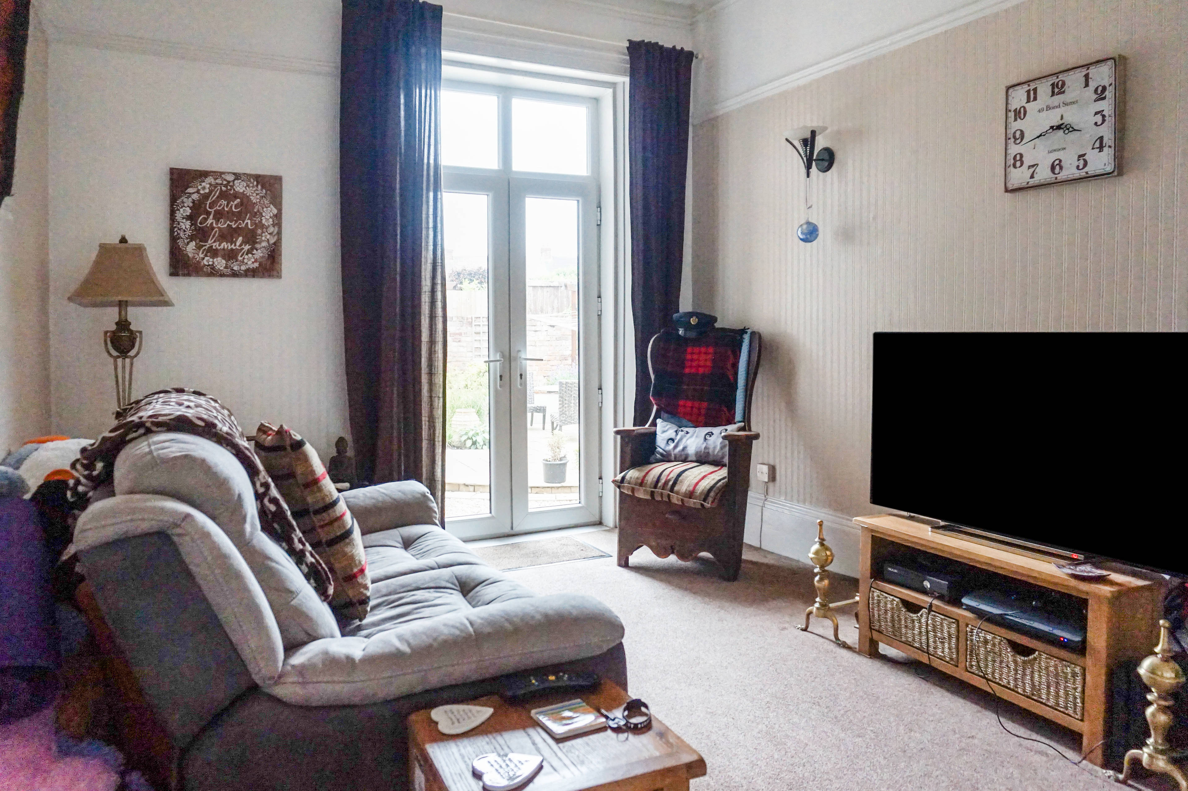 Lounge/Dining Room