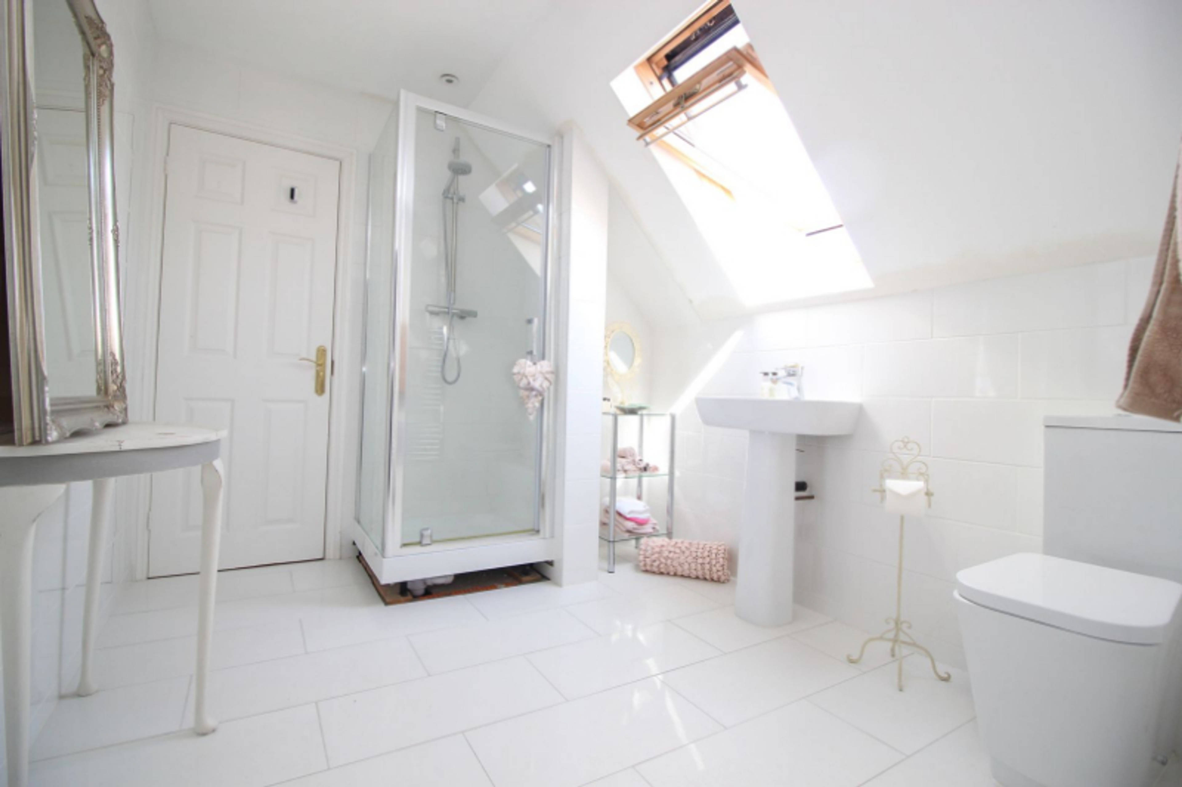 Jack & Jill En-suite