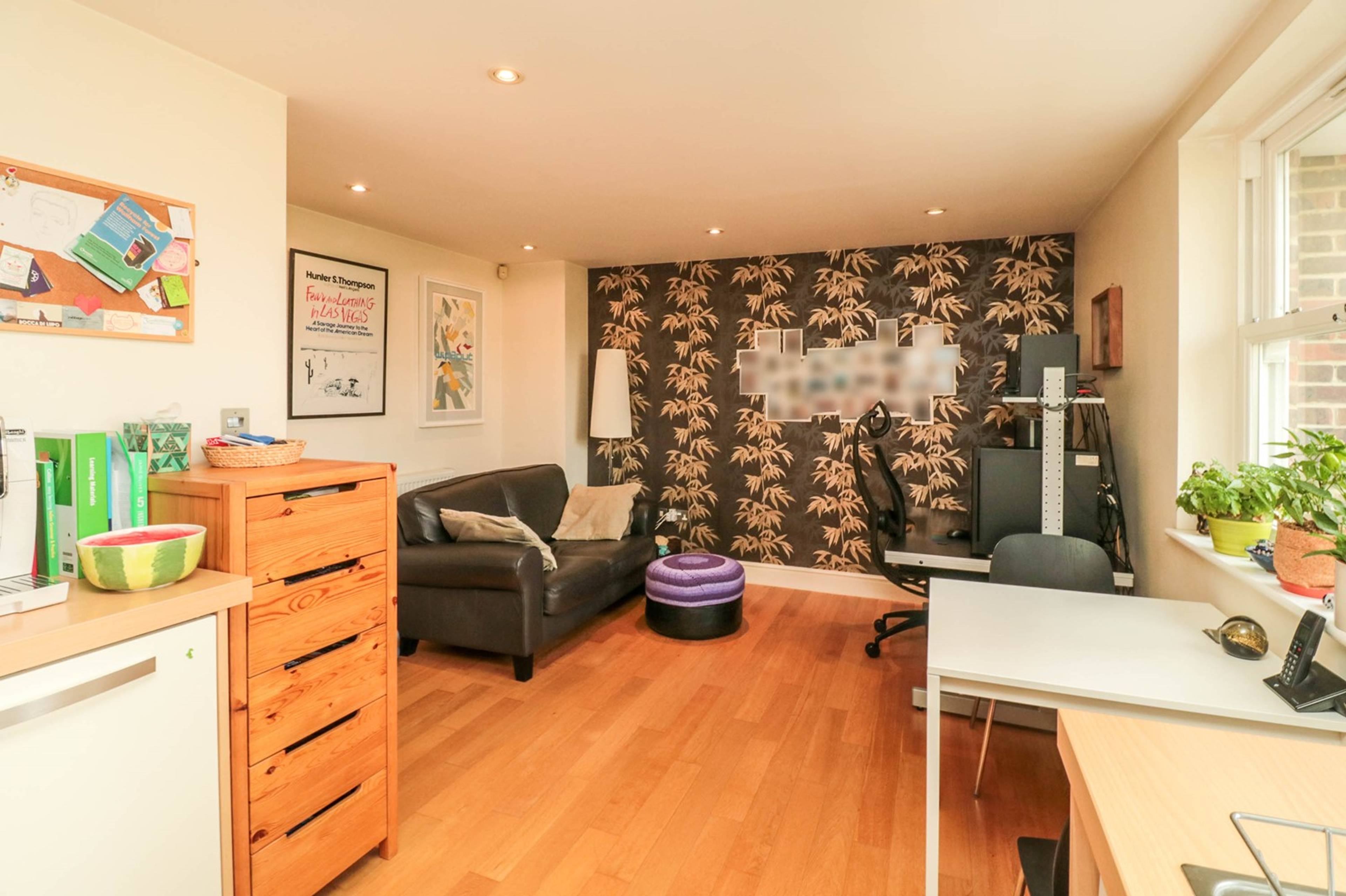 Lounge / Kitchen
