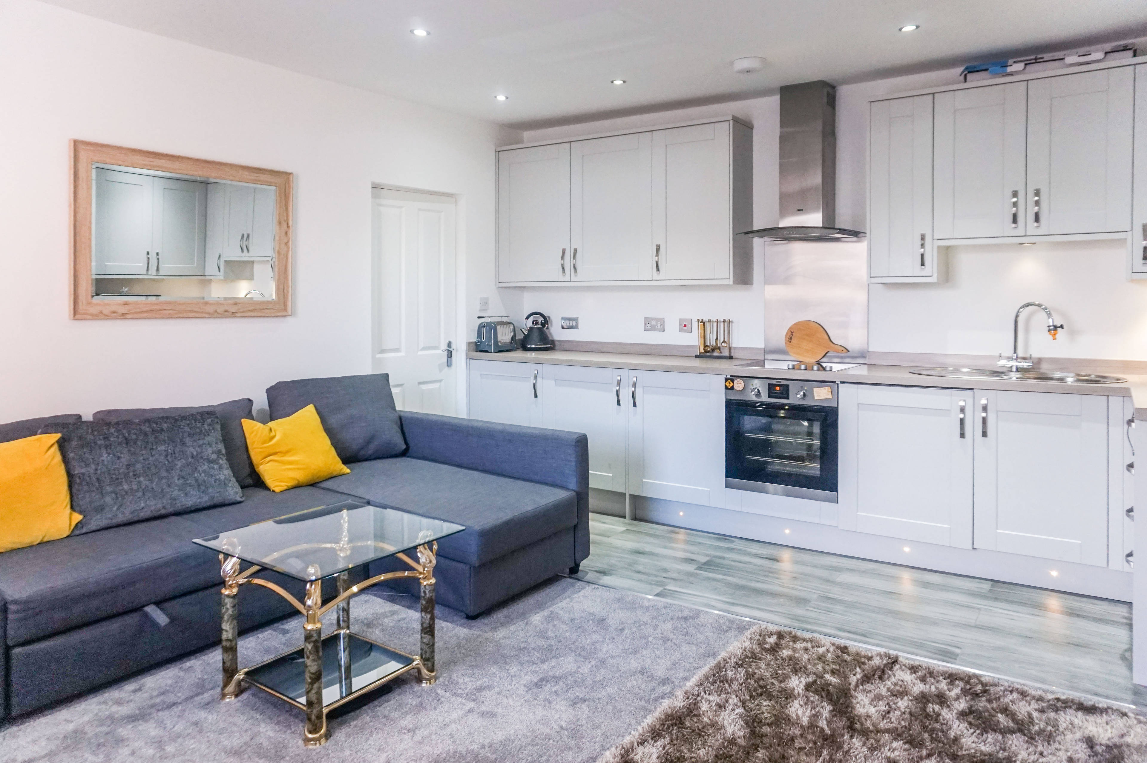 Lounge / Kitchen
