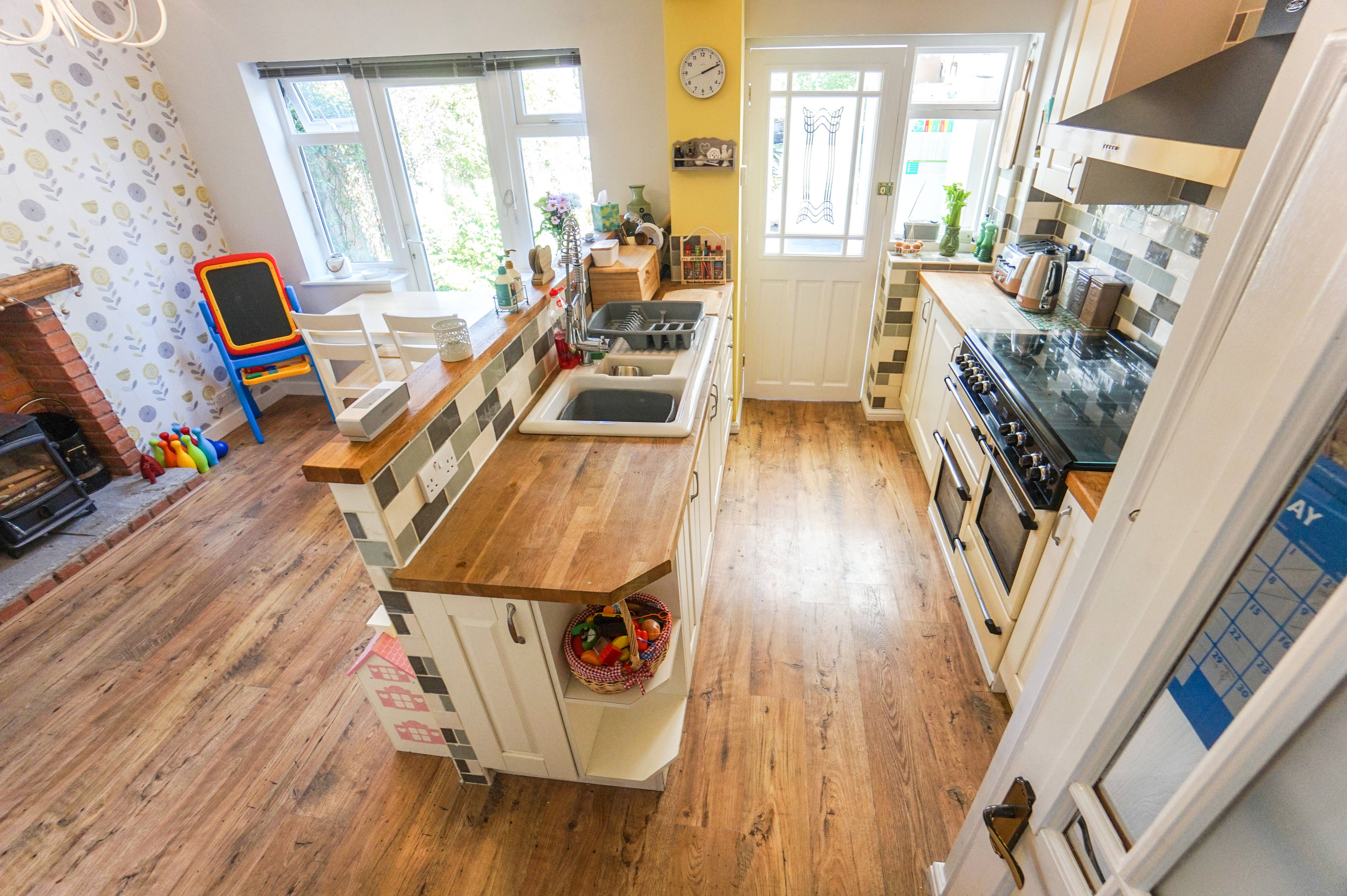 Kitchen/Dining Room