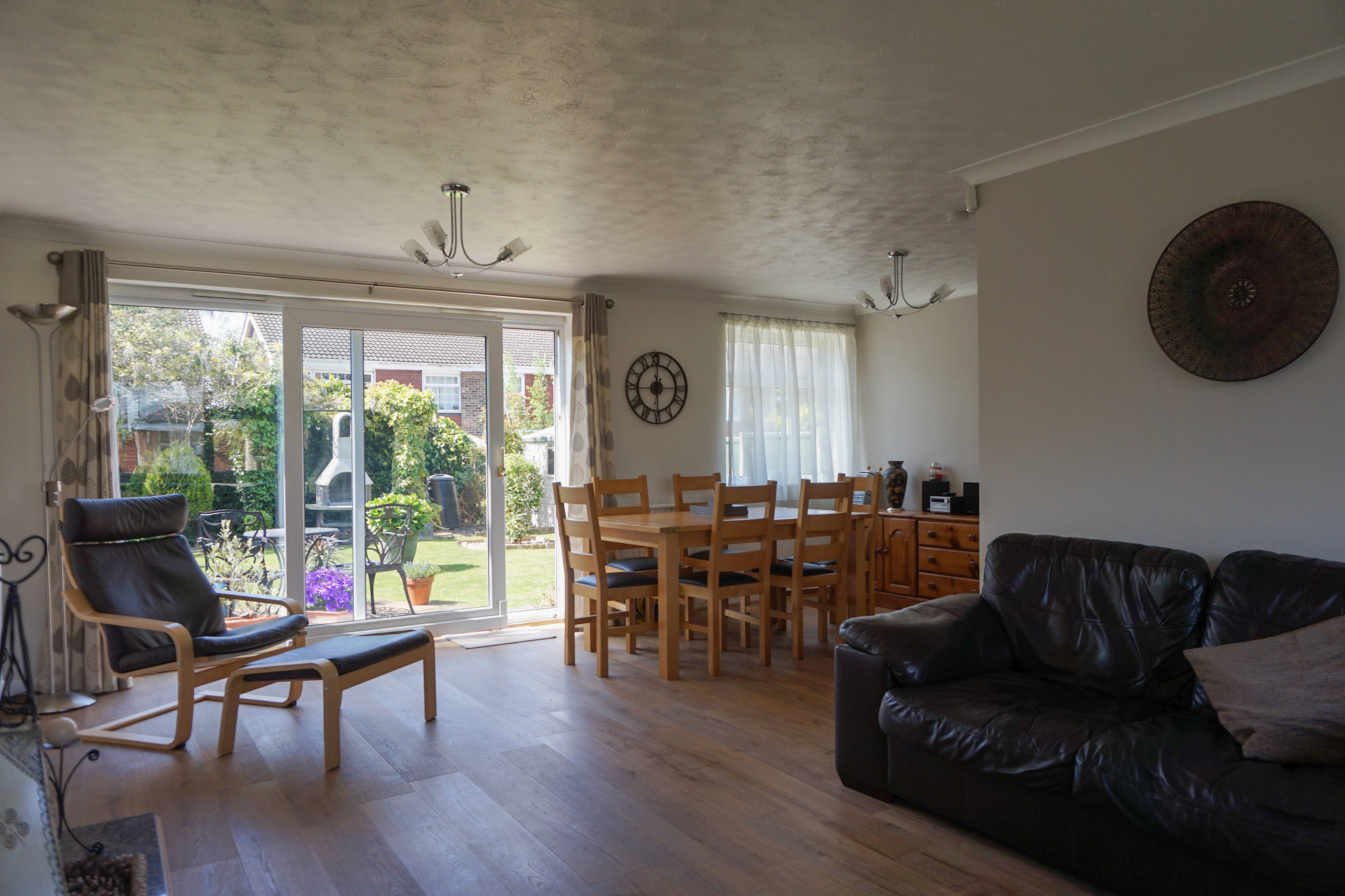 Lounge/Dining Room