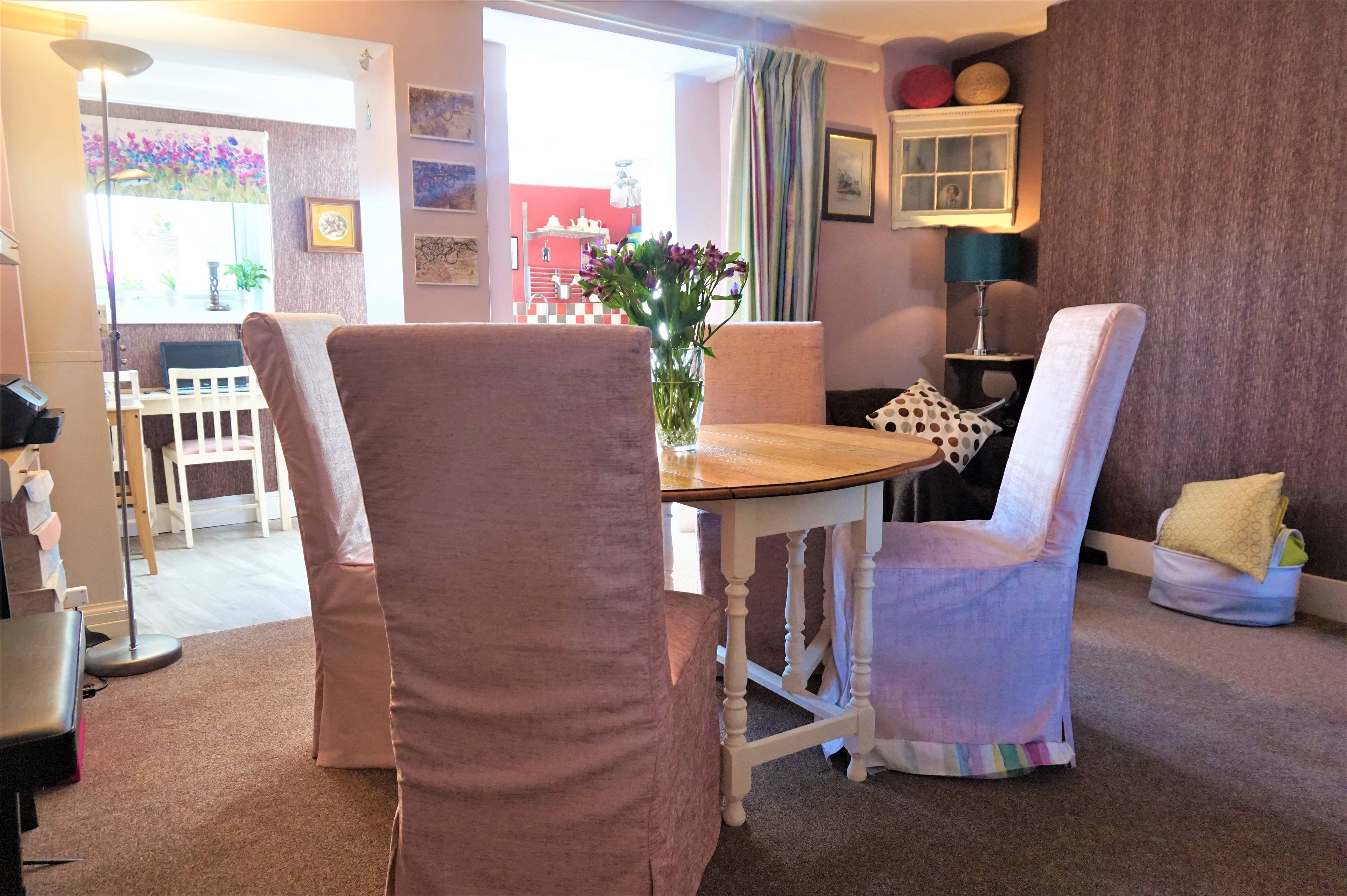 Lounge/Dining Room