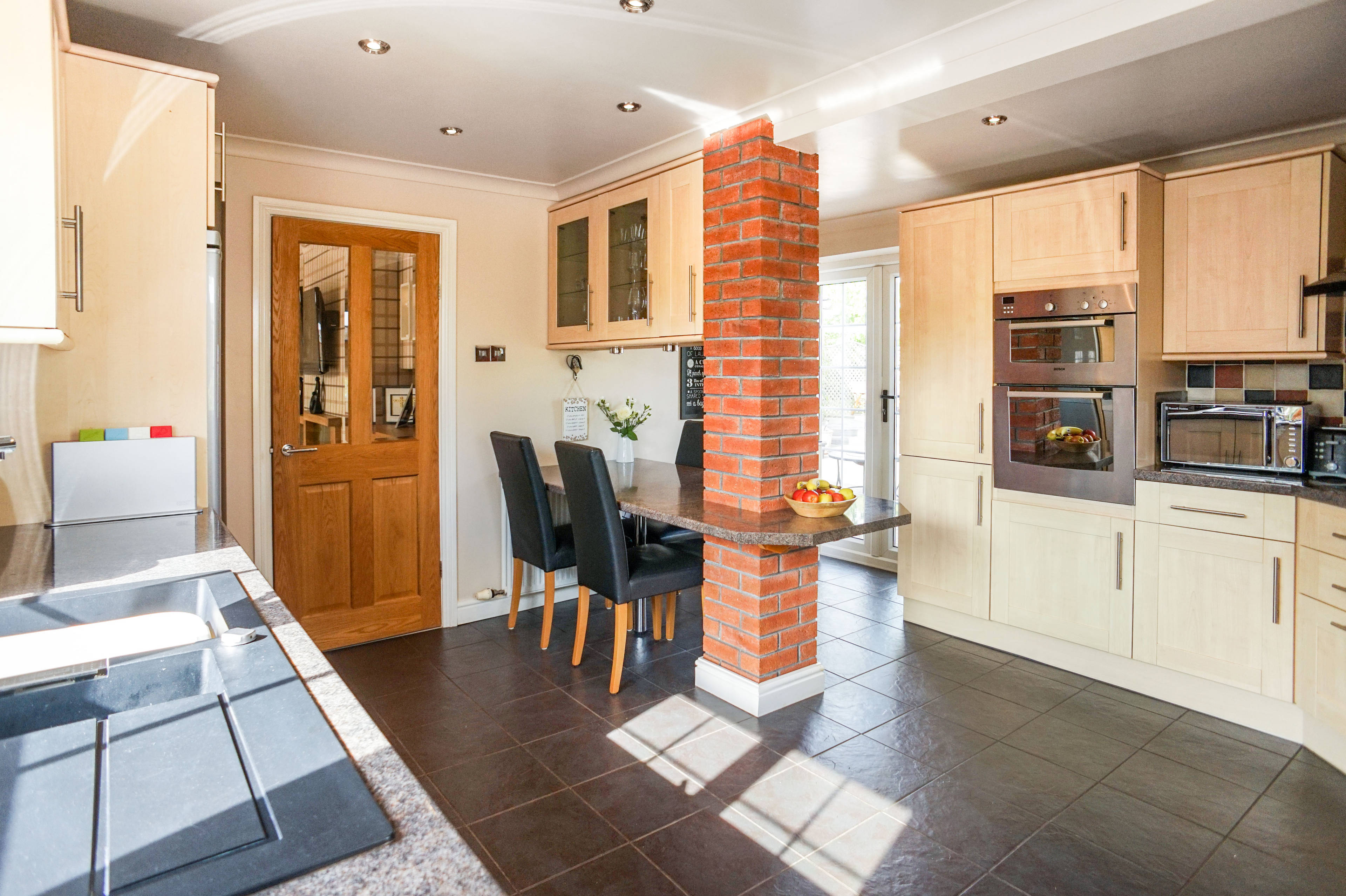 Kitchen/Breakfast