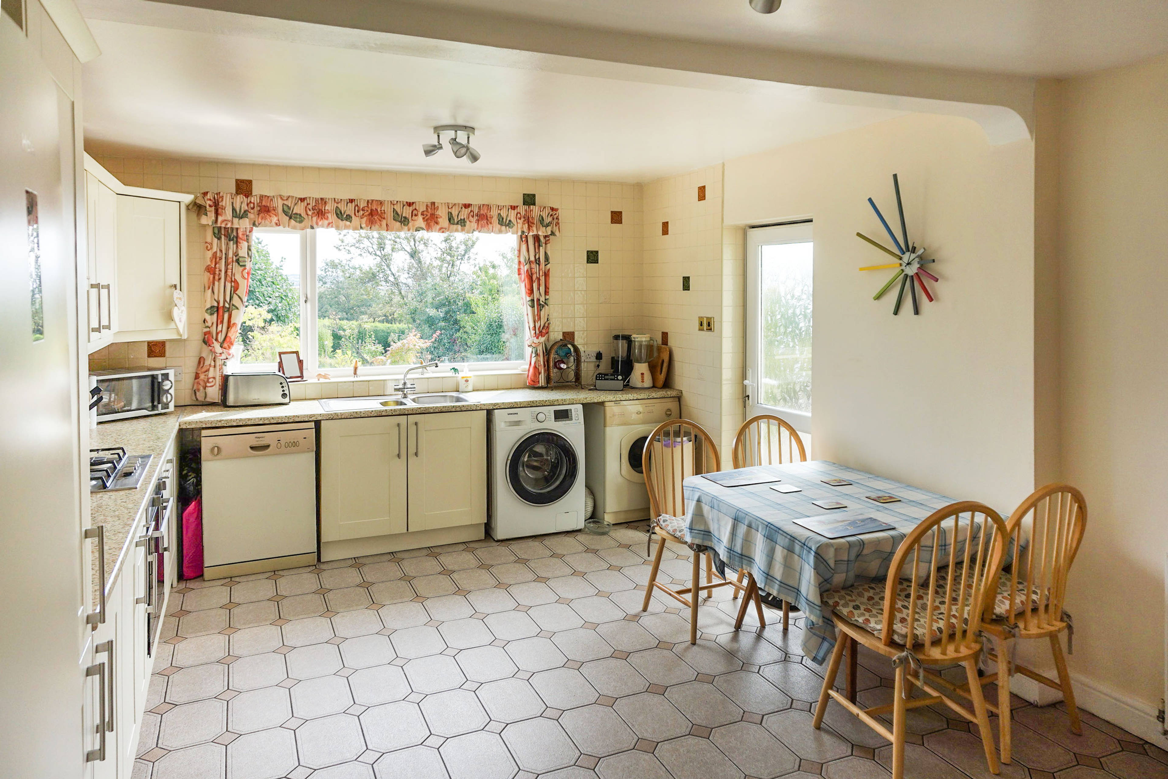 Kitchen/Breakfast
