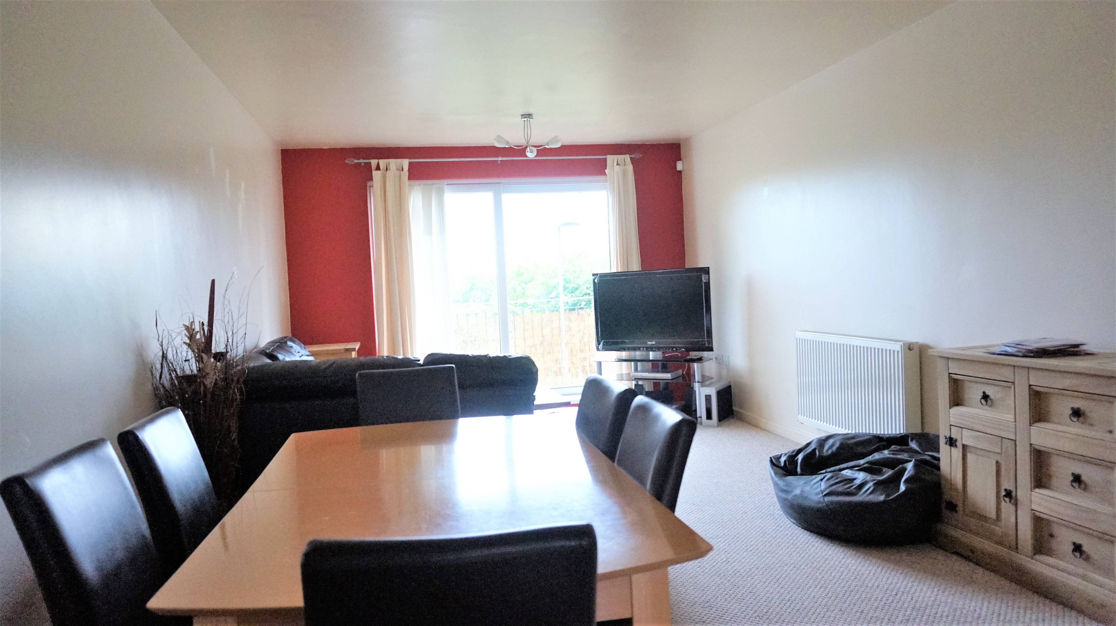 Lounge / Kitchen
