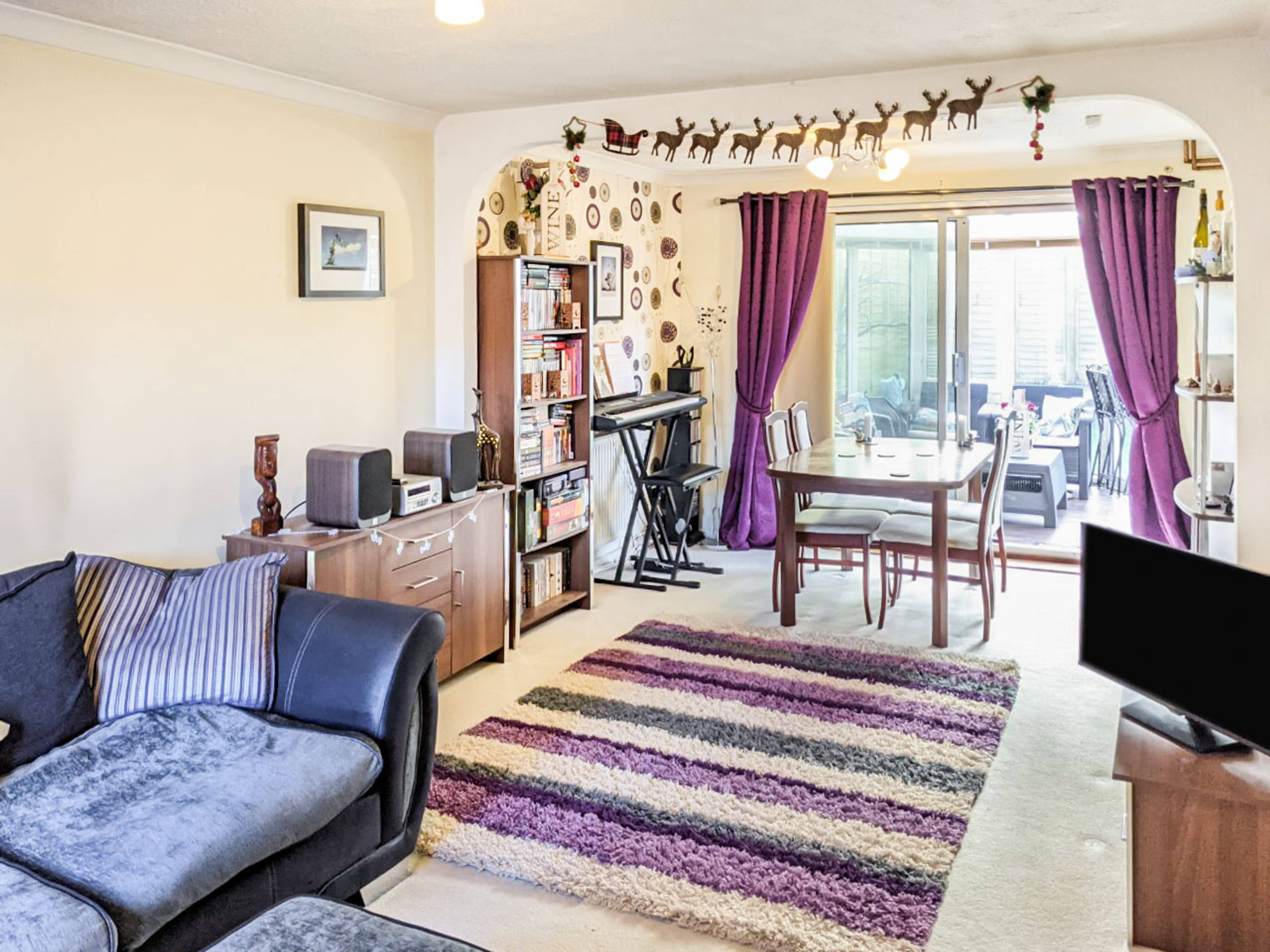 Lounge/Dining Room