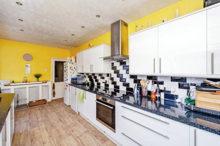3 bedroom detached bungalow