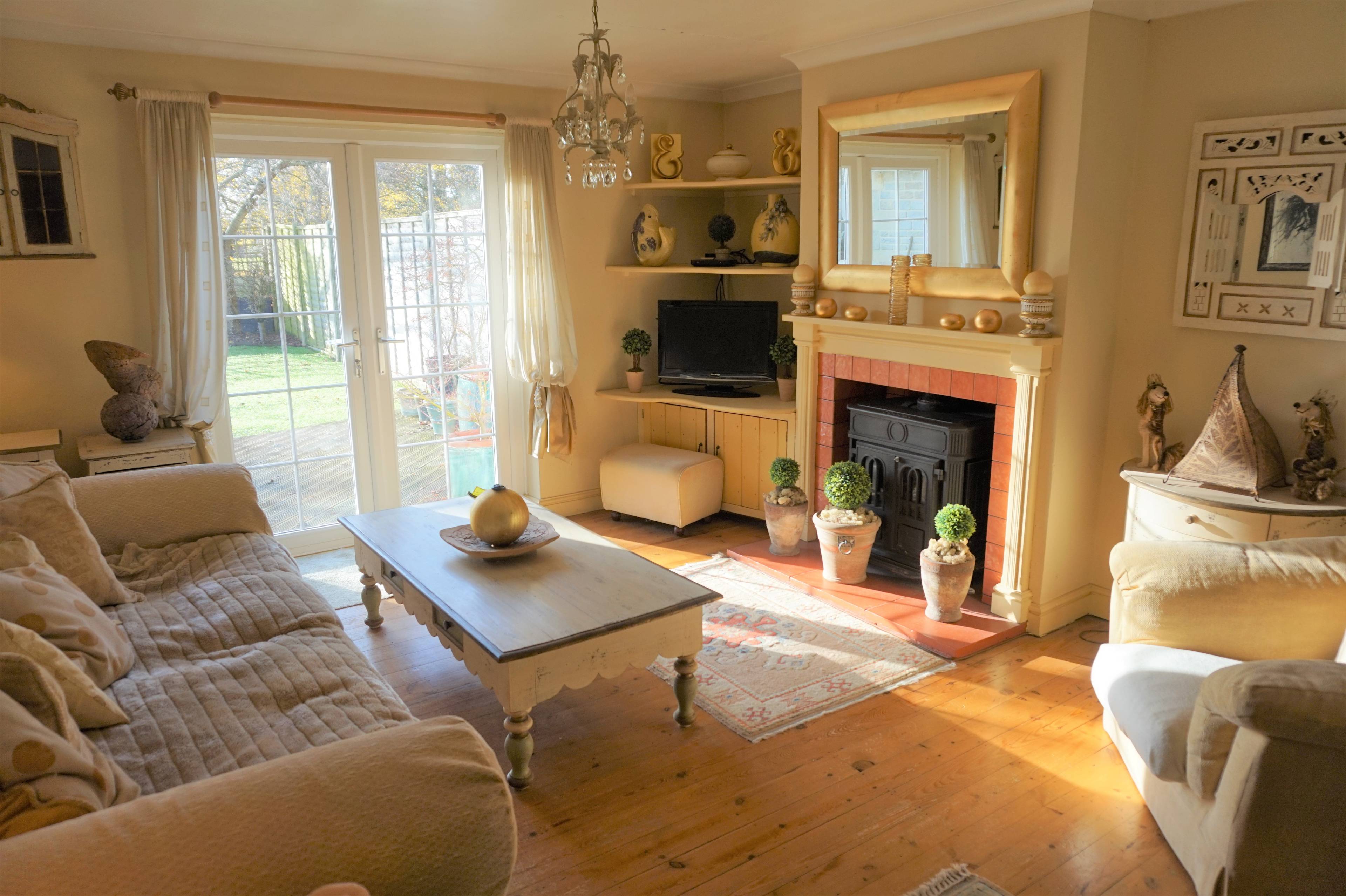 Lounge/Dining Room