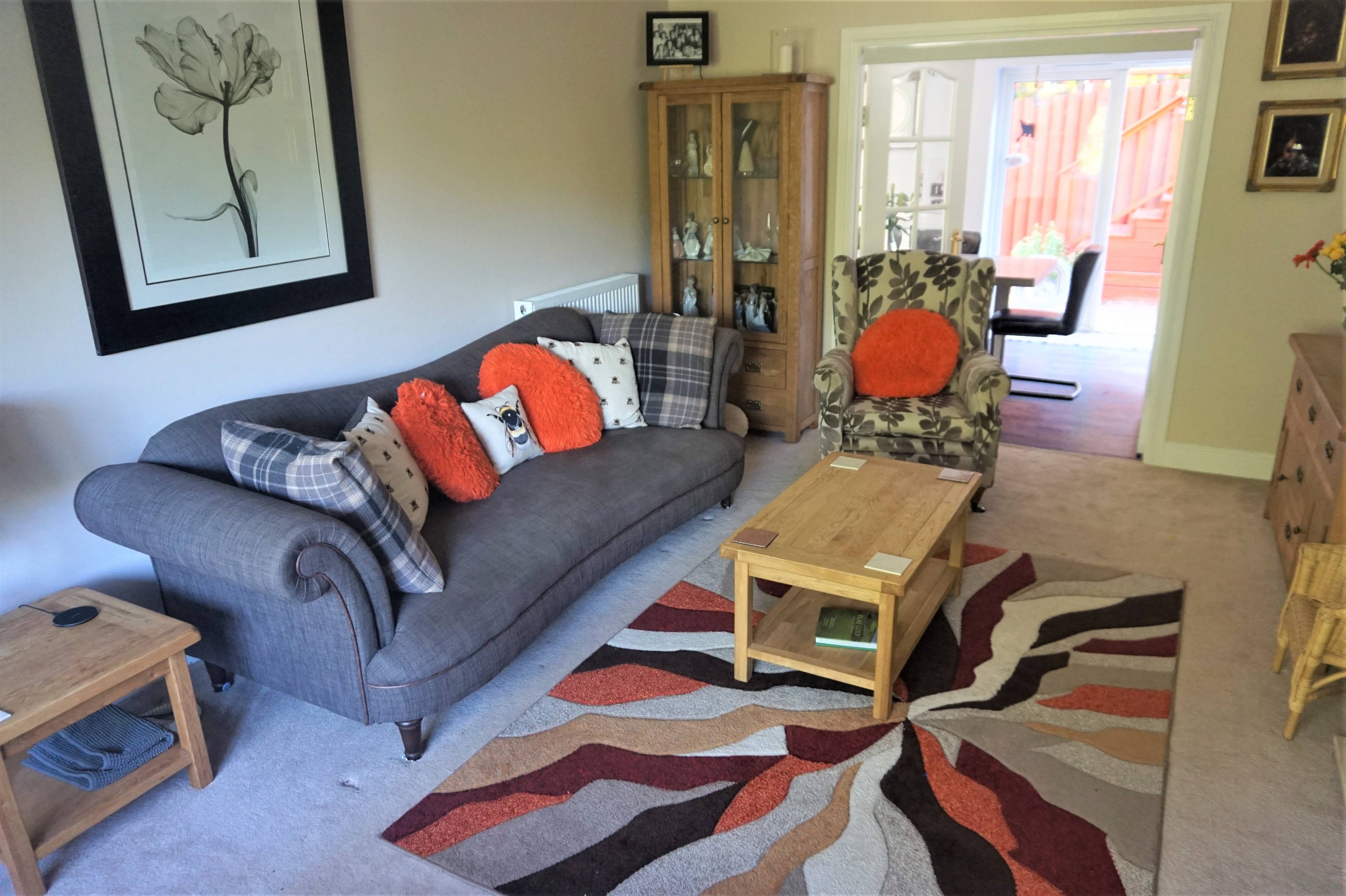 Lounge/Dining Room