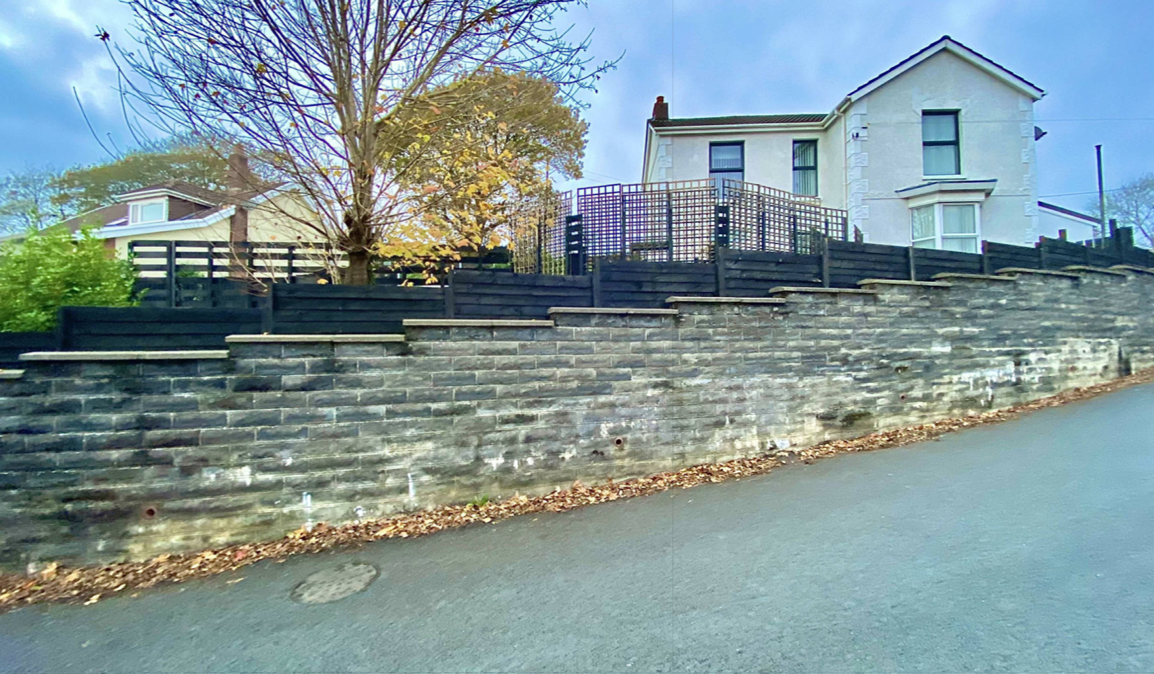 Danybanc, Llanelli