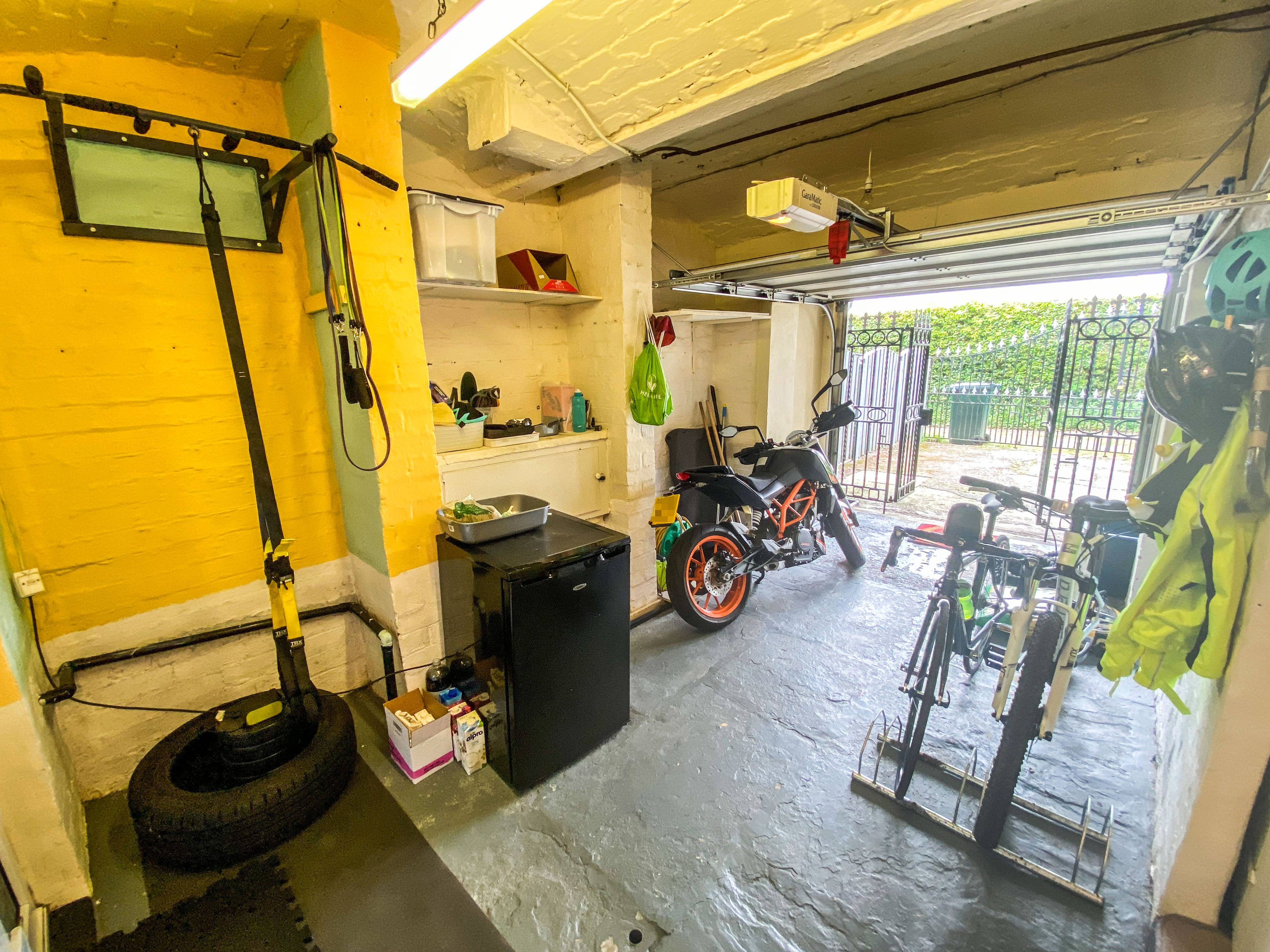 Garage