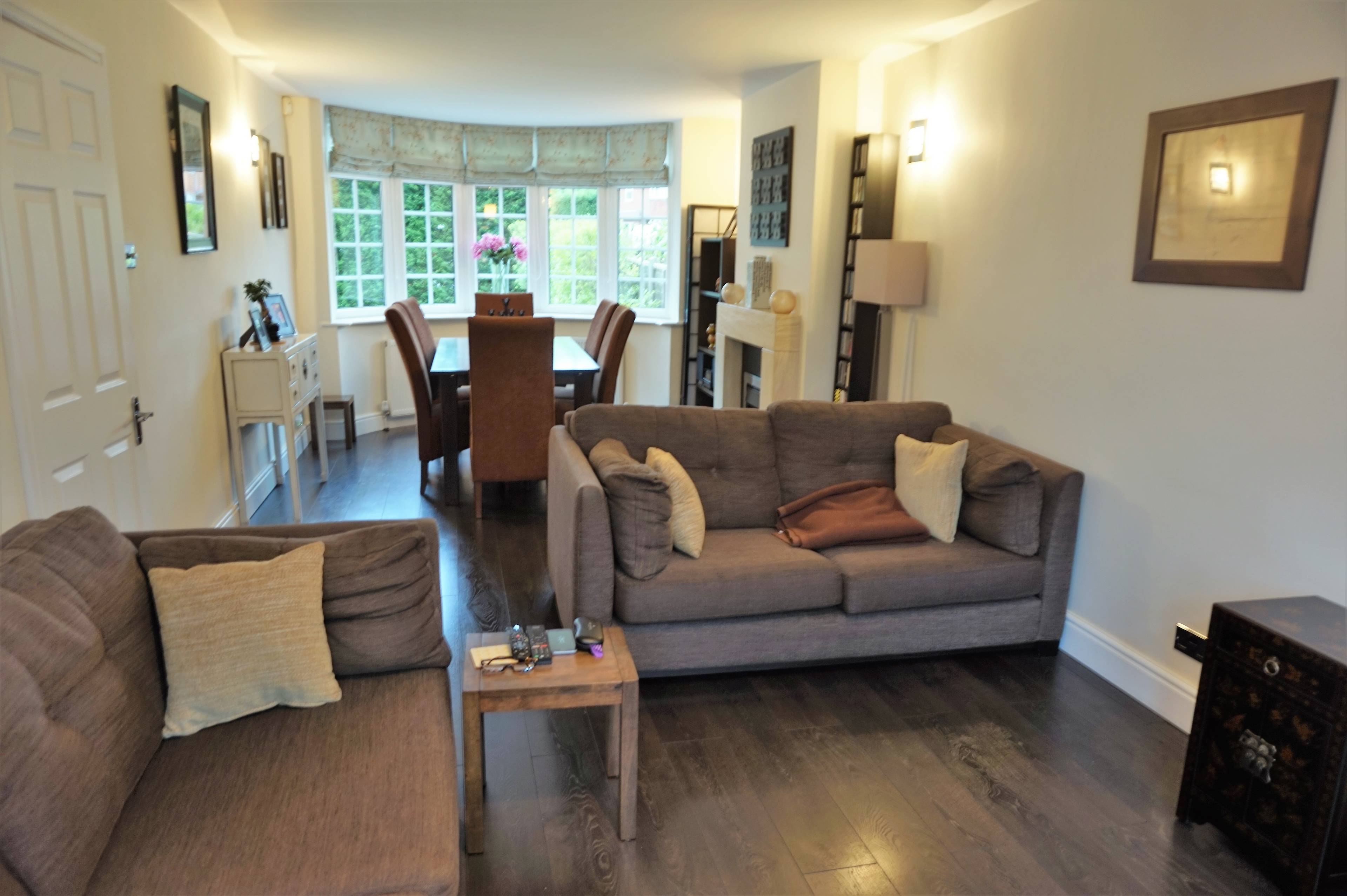 Lounge/Dining Room