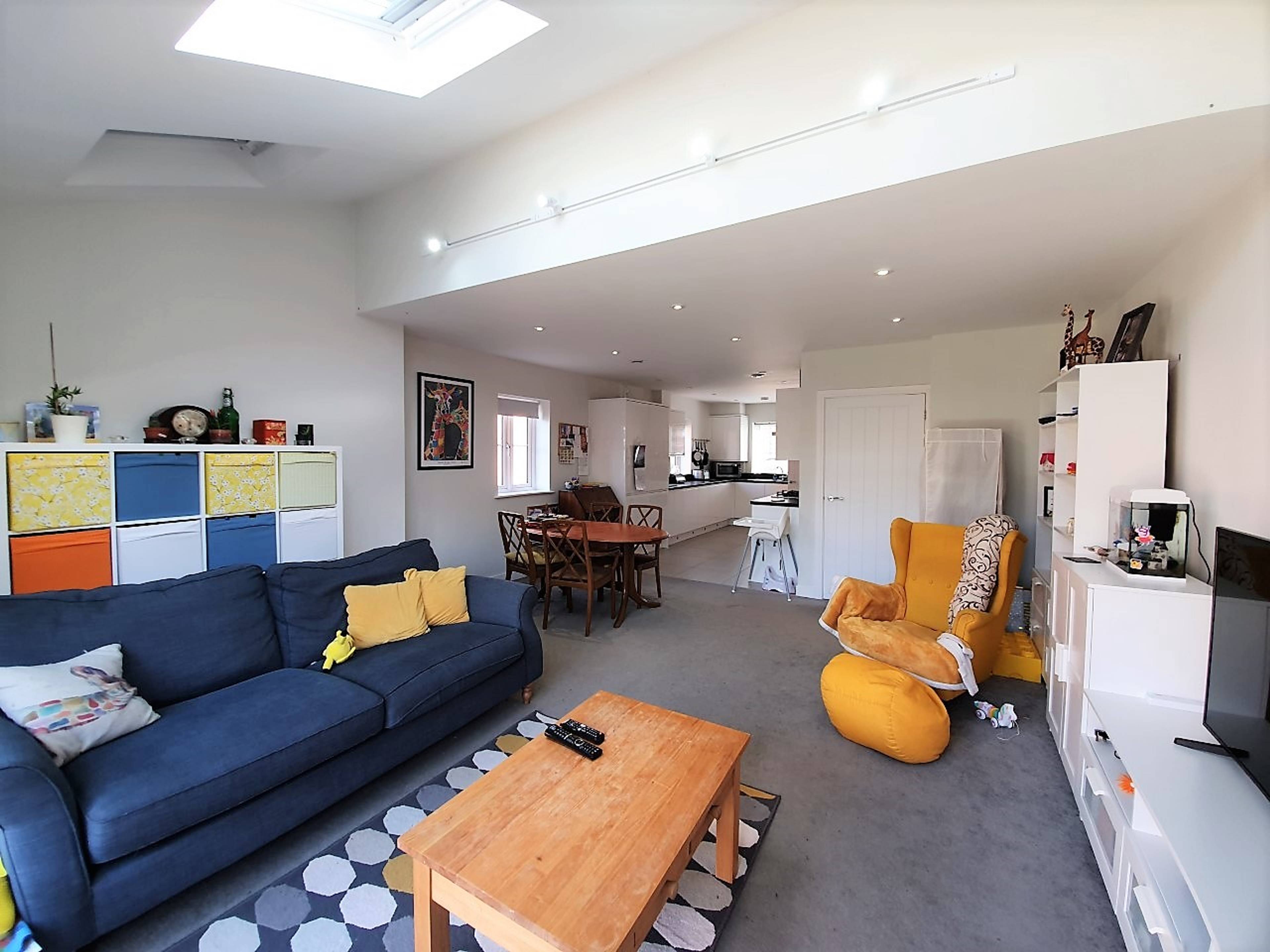 Lounge/Dining Room