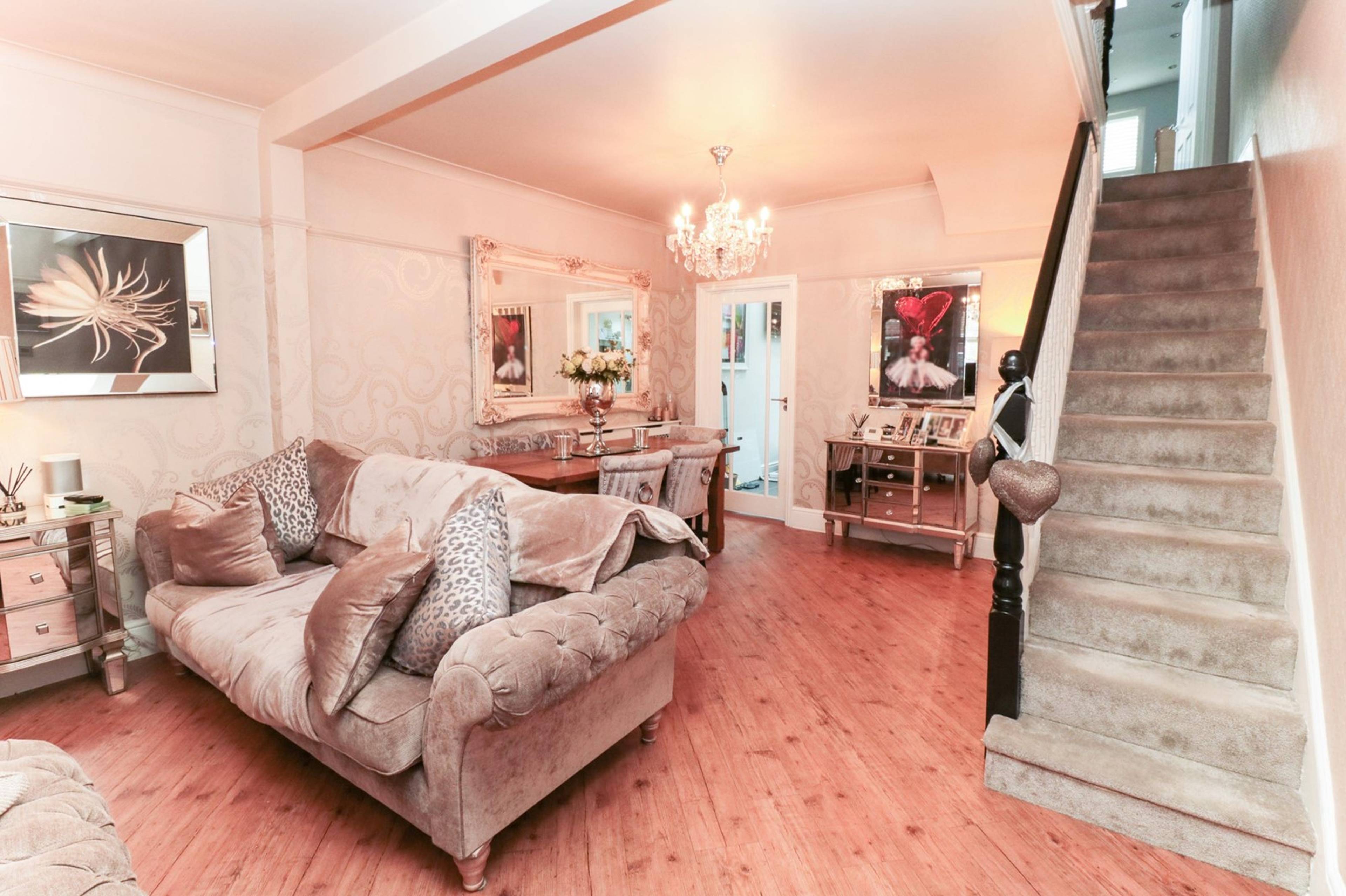 Lounge/Dining Room