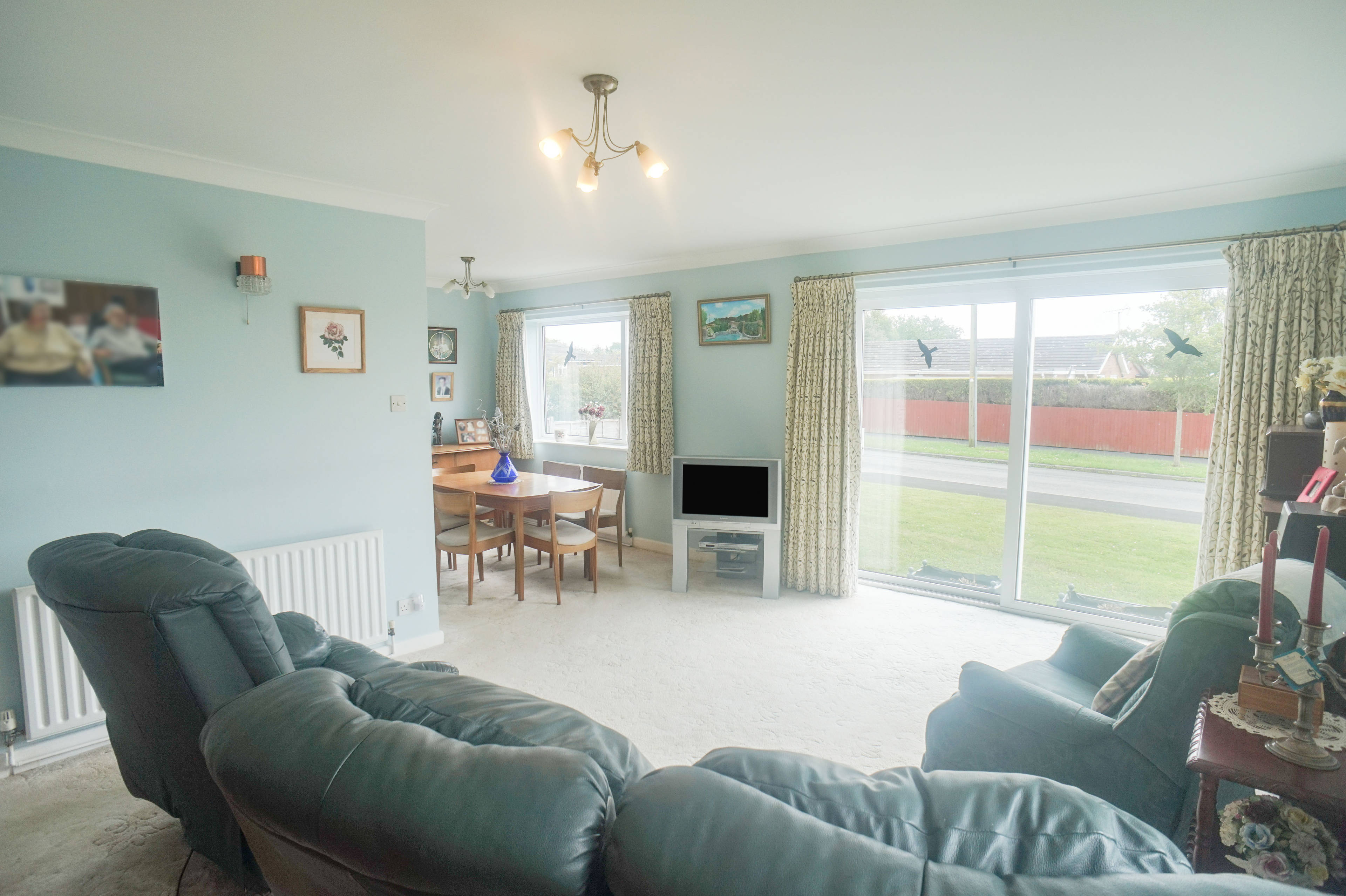 Lounge/Dining Room