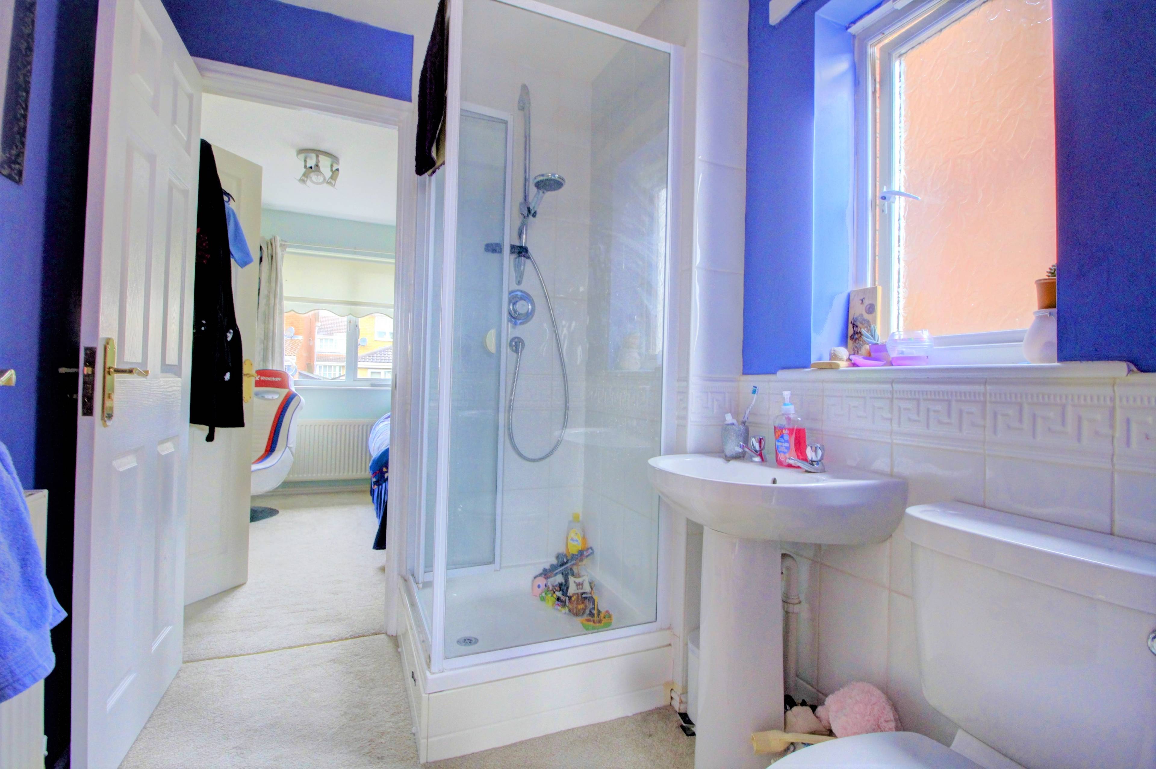 Jack & Jill En-suite