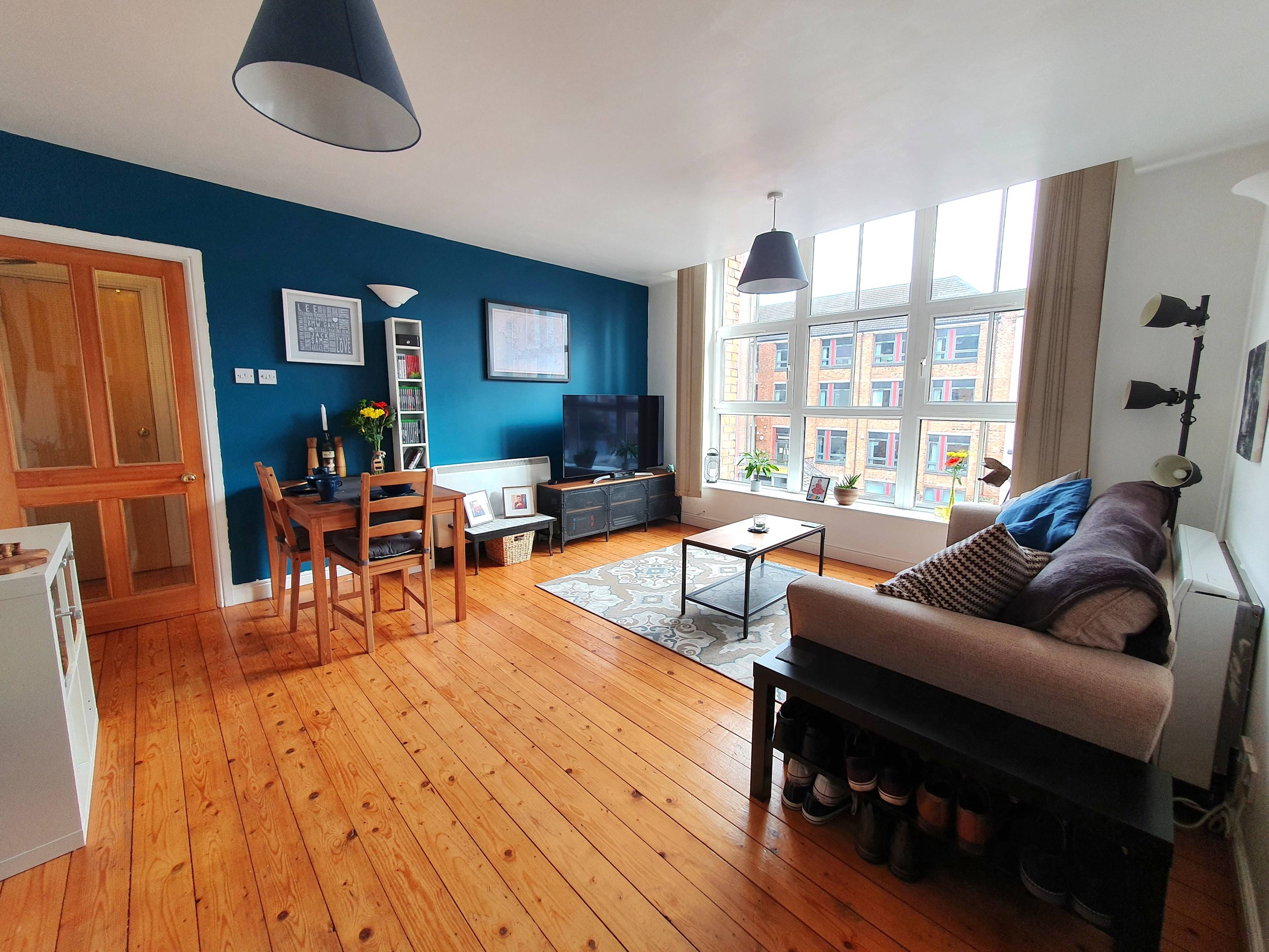 Lounge/Dining Room