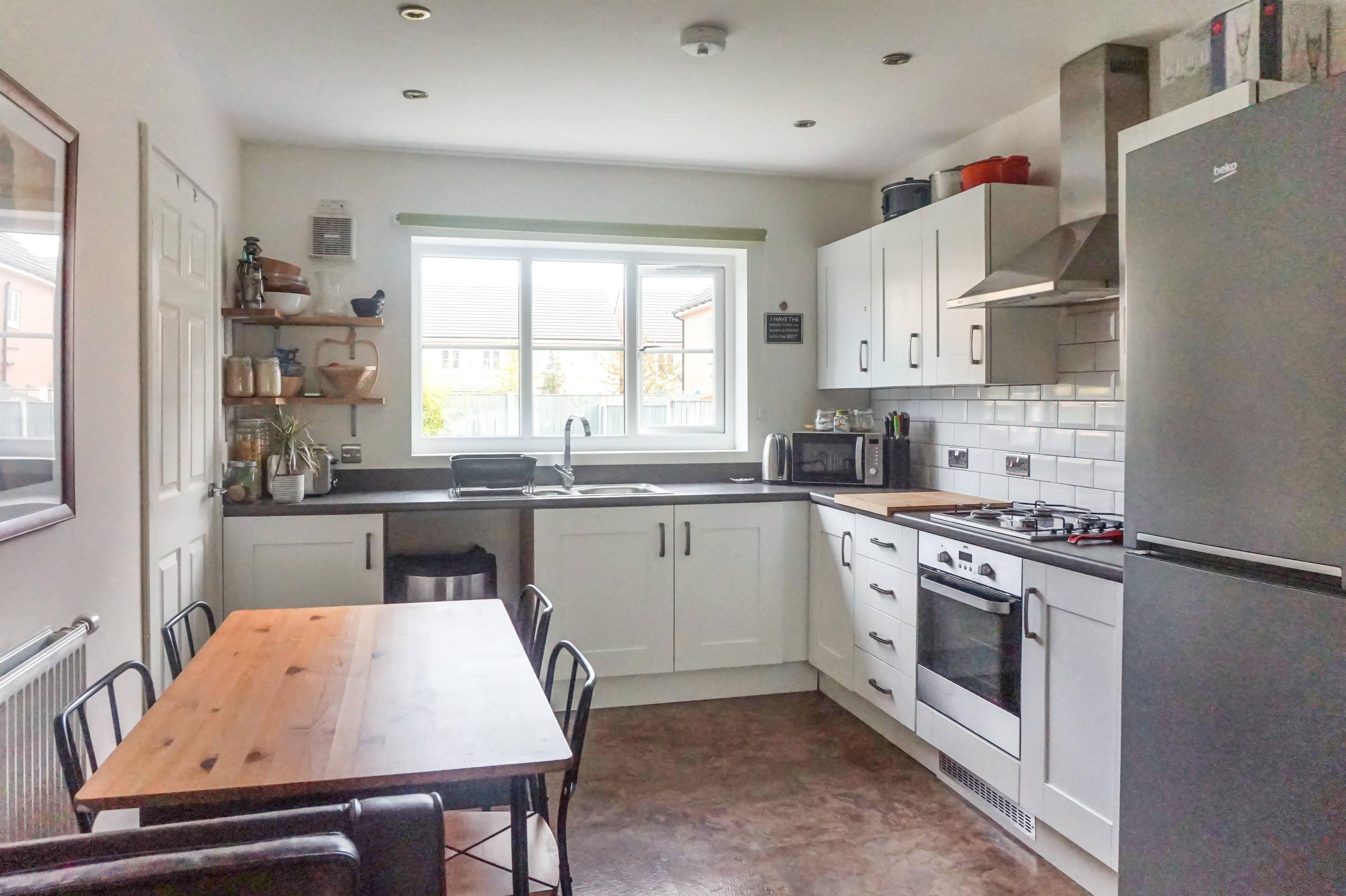 Lounge / Kitchen